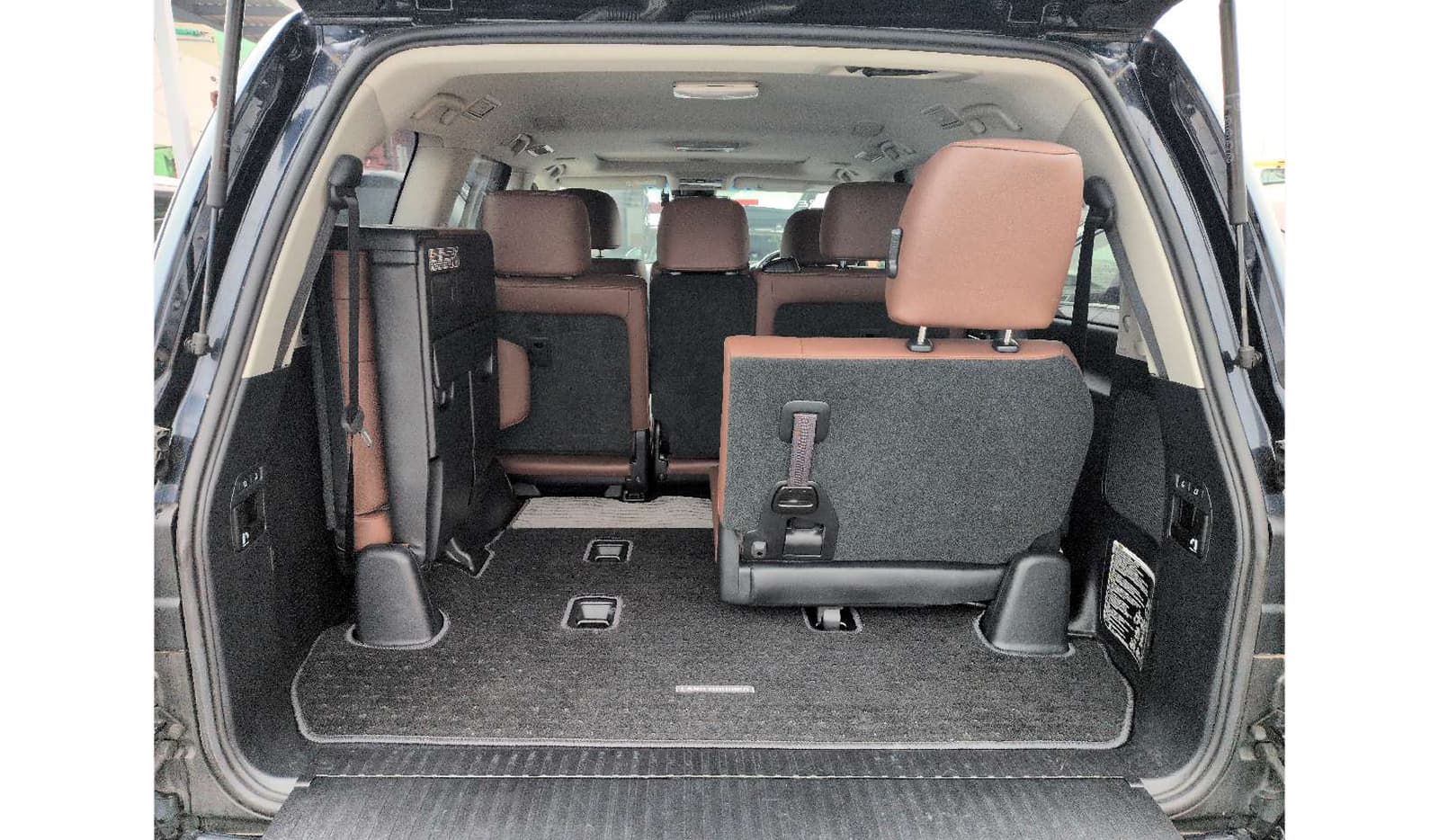 2017 Toyota Land Cruiser image-8