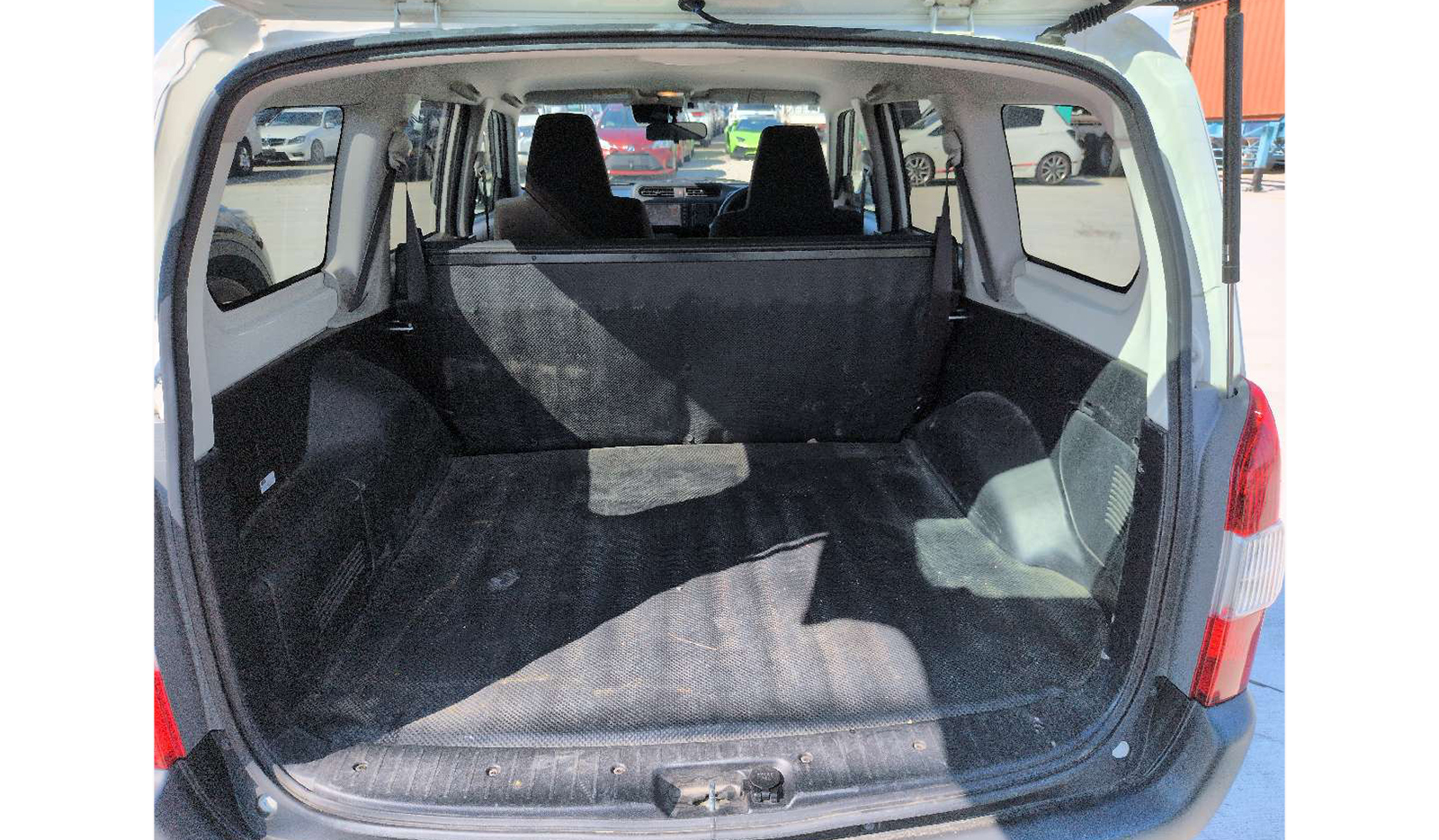 2019 Toyota Succeed image-9