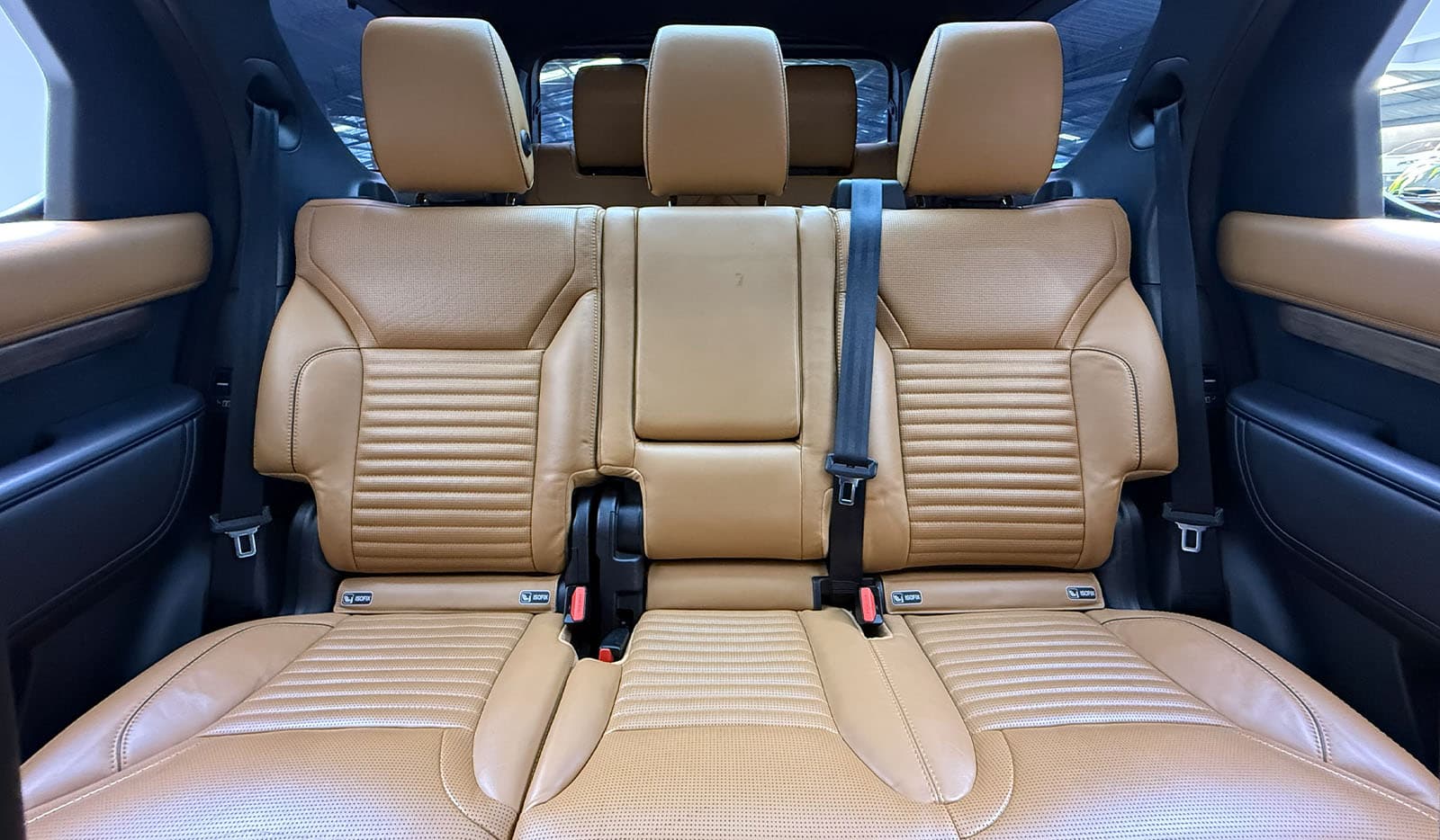 2019 Land Rover Discovery HSE LUXURY image-9