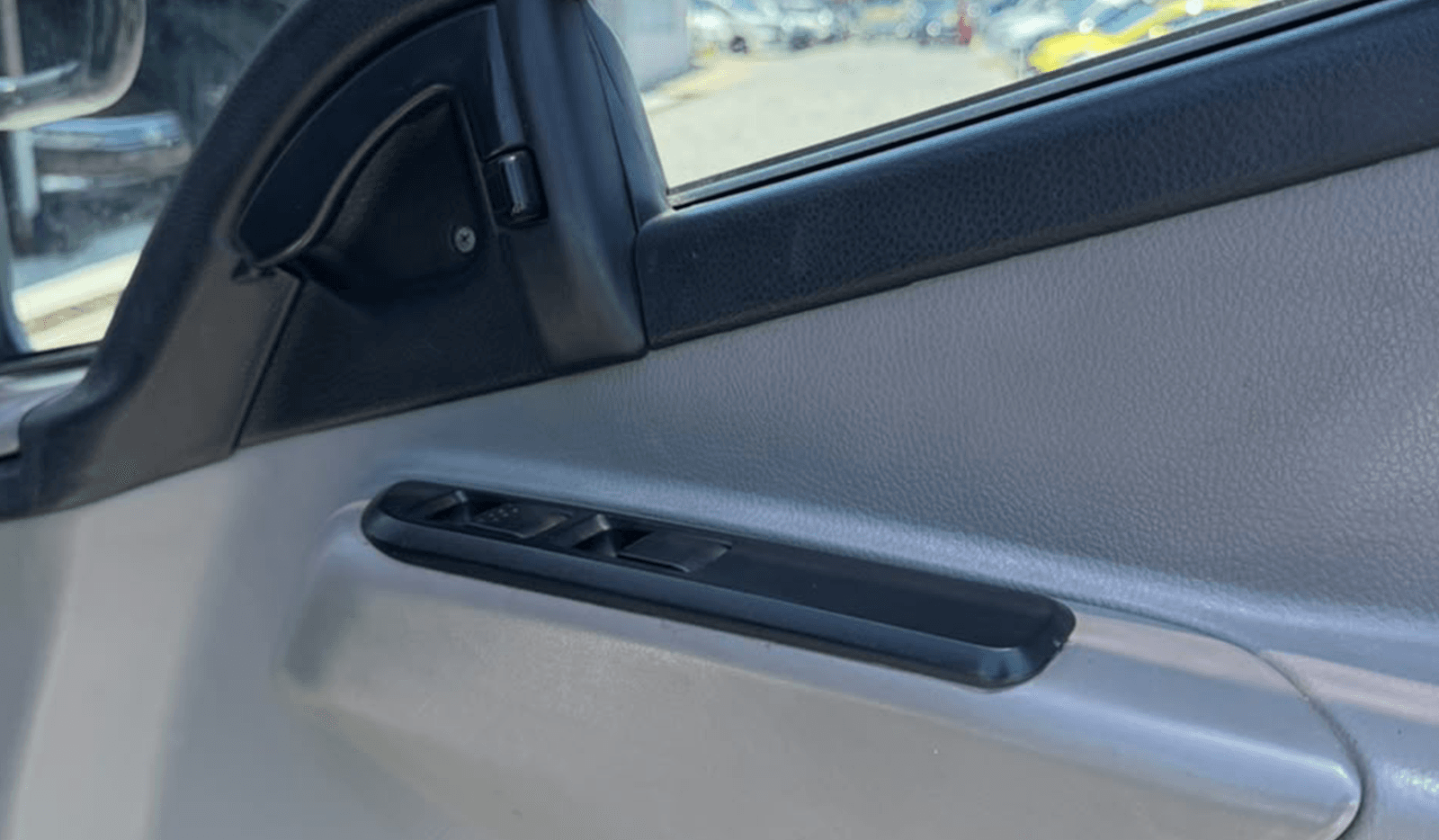 2018 Mitsubishi Canter 5.5 Ton image-9