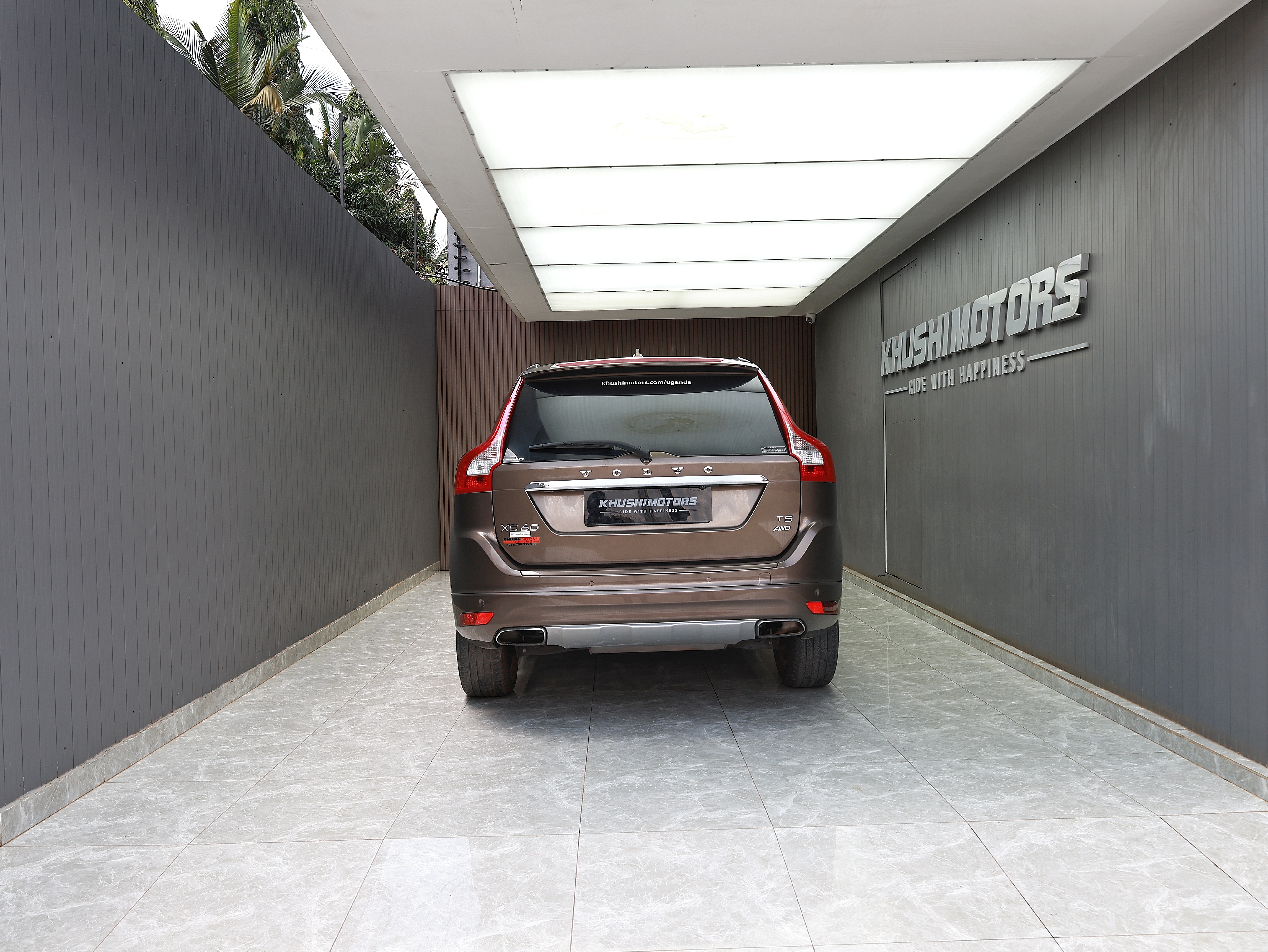 2016 Volvo XC60 SE 4WD T5 Awd image-5