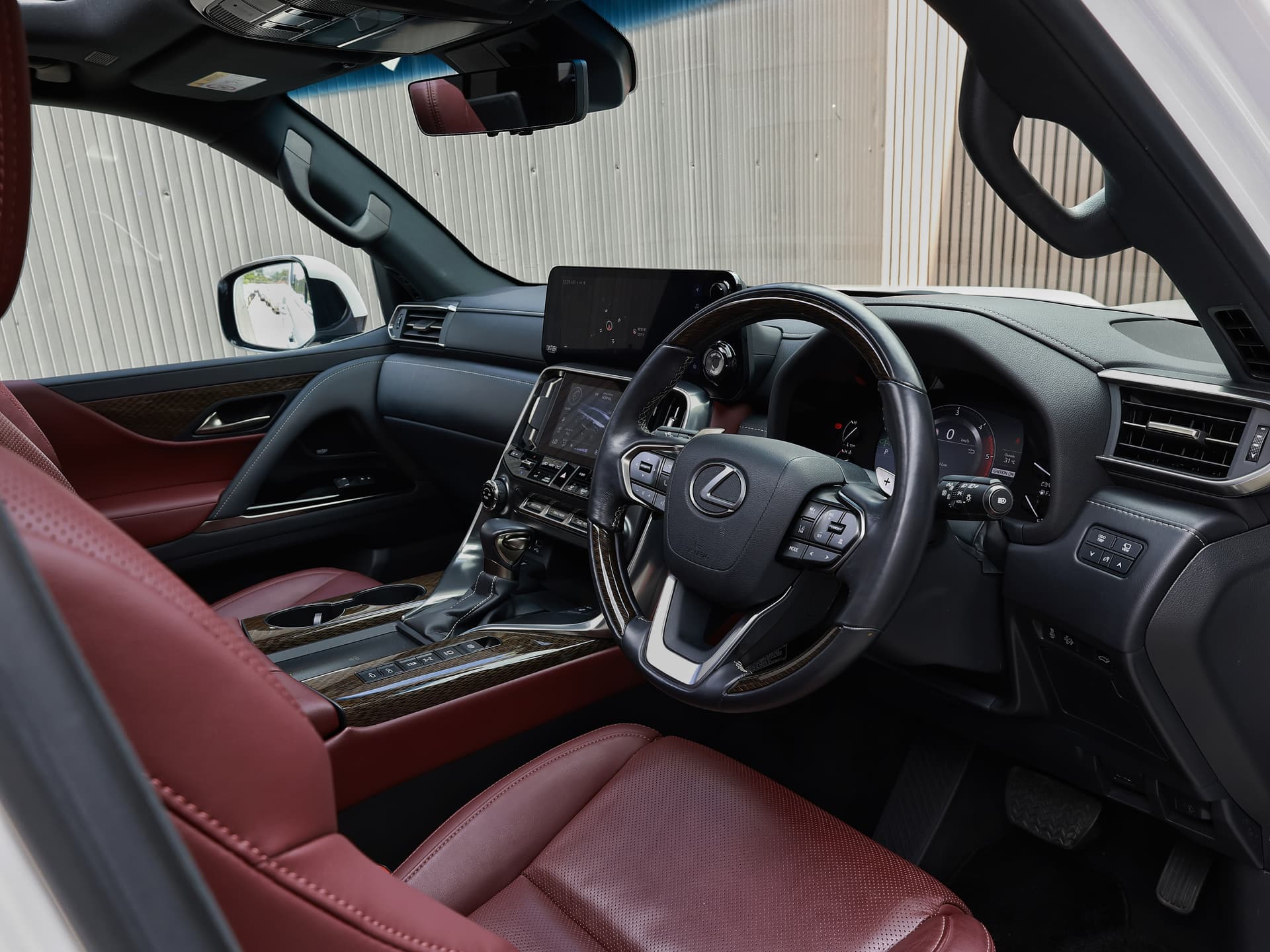 2022 Lexus Lx500d image-8