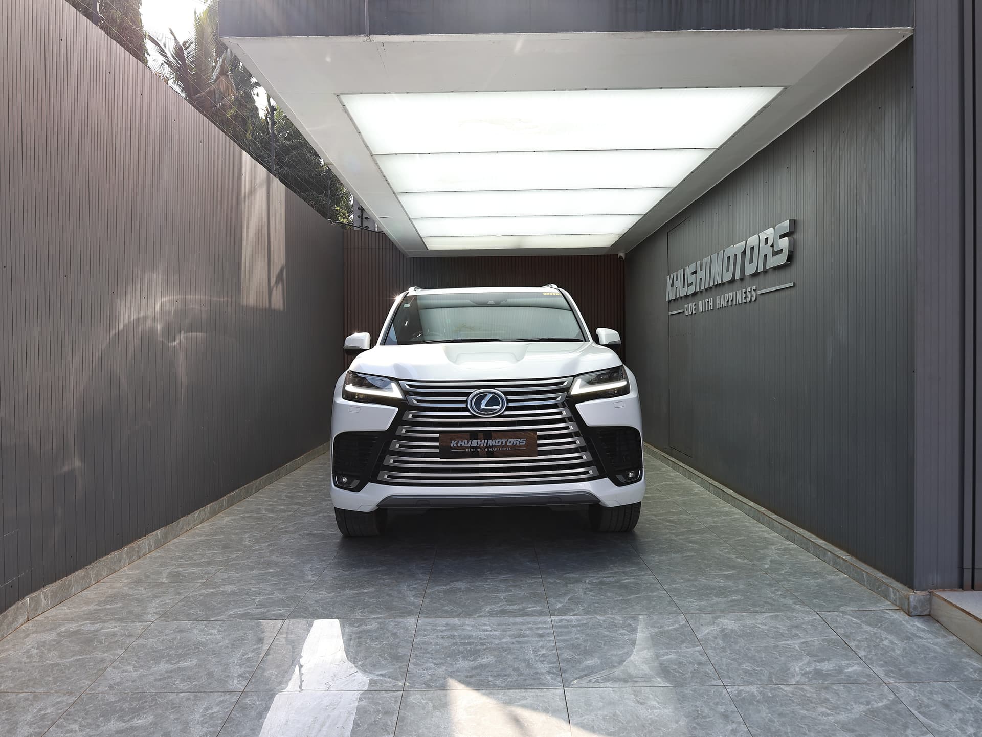2022 Lexus Lx500d image-2