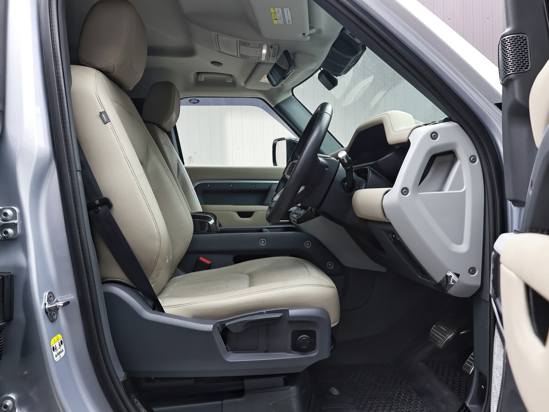 2021 Land Rover Defender image-7