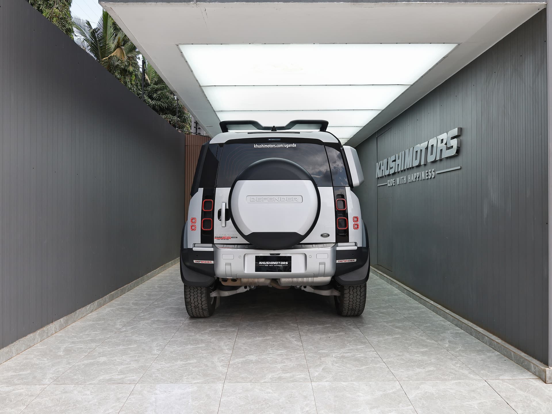 2021 Land Rover Defender image-5