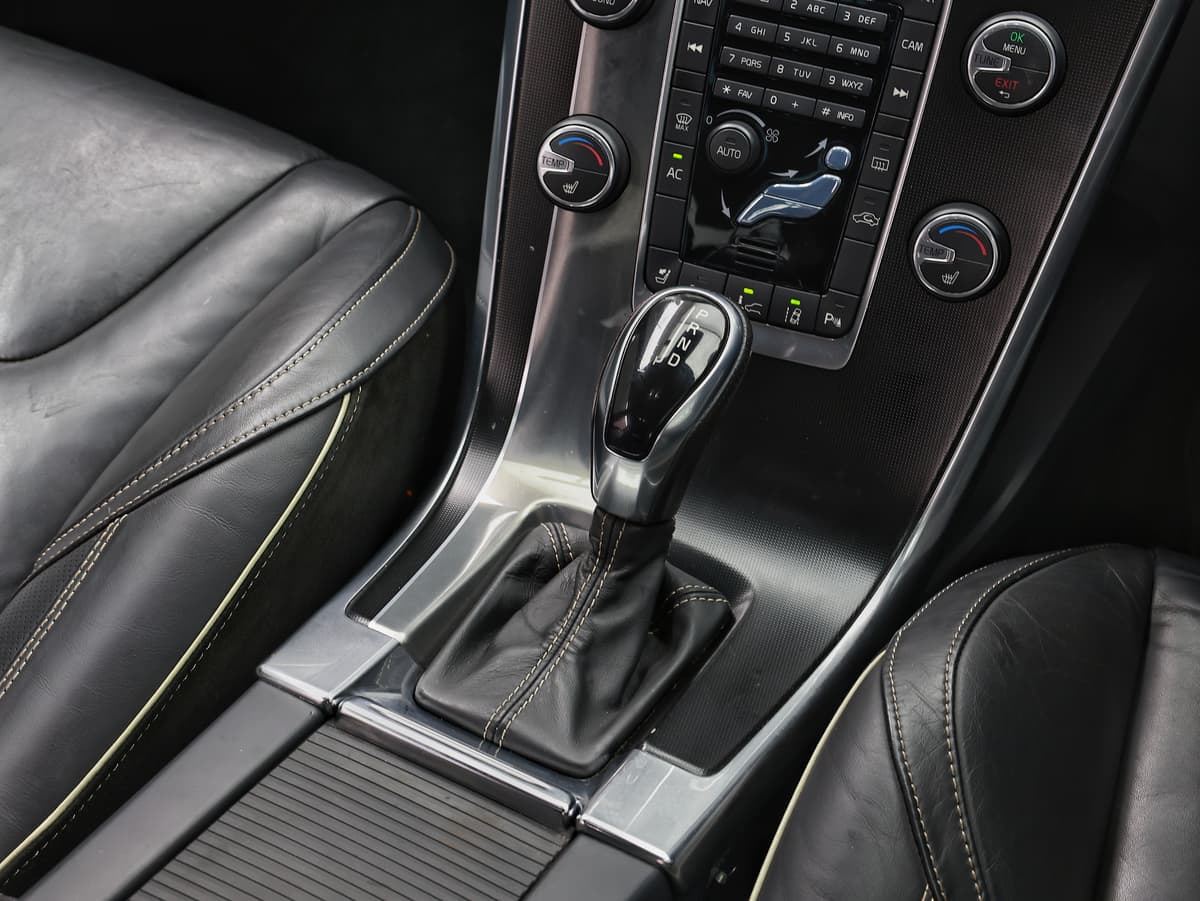 2013 Volvo XC60 T5 R-Design image-10