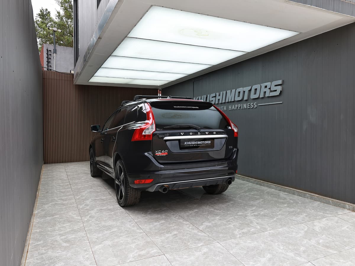 2013 Volvo XC60 T5 R-Design image-6