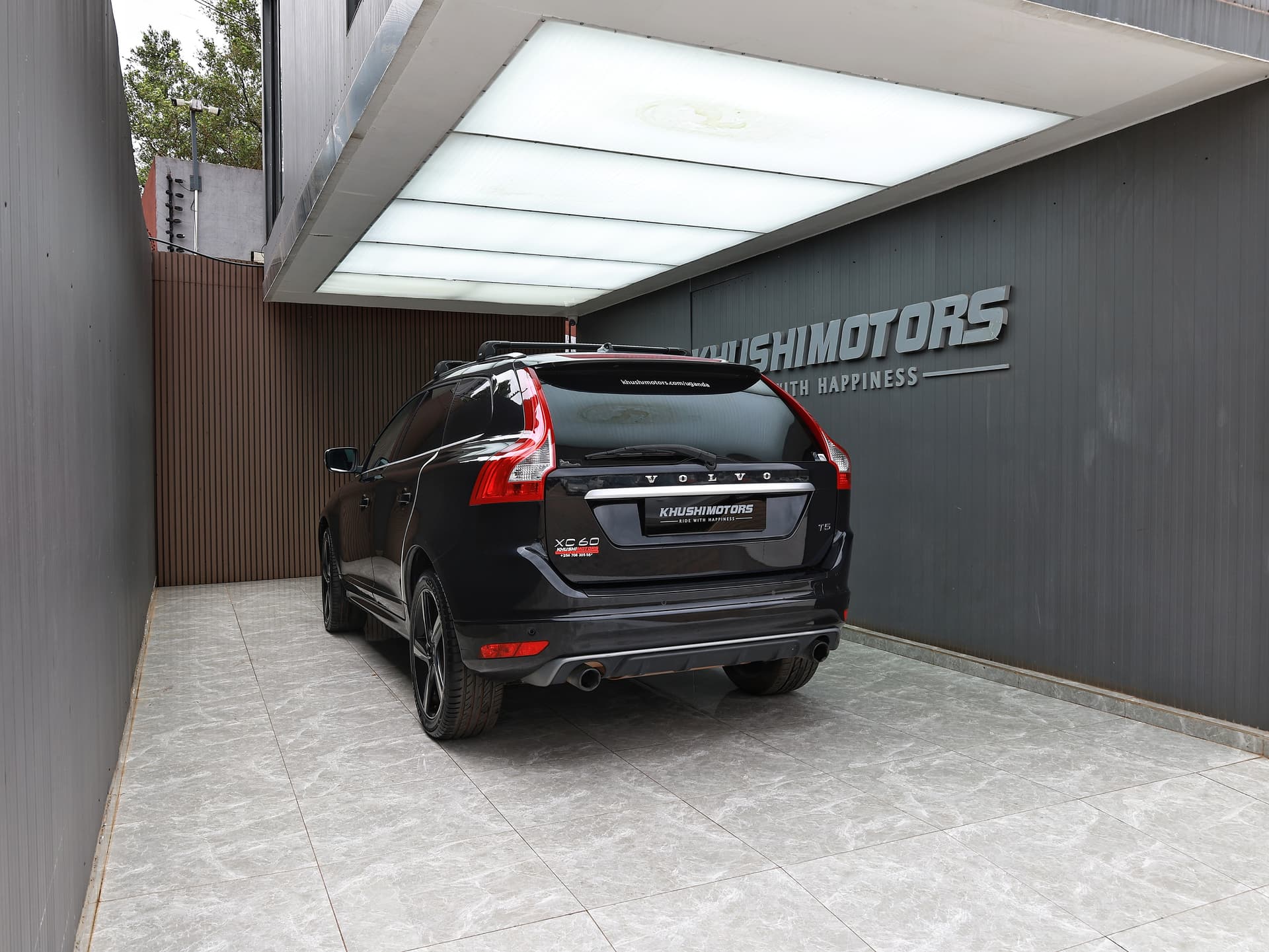 2013 Volvo XC60 T5 R-Design image-6
