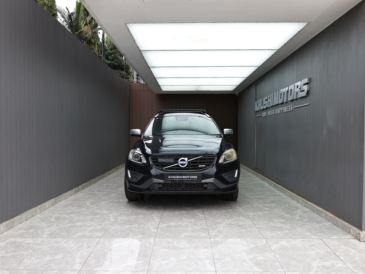 2013 Volvo XC60 T5 R-Design image-2