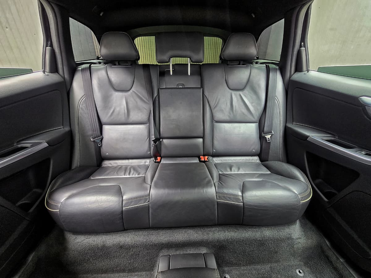 2013 Volvo XC60 T5 R-Design image-15