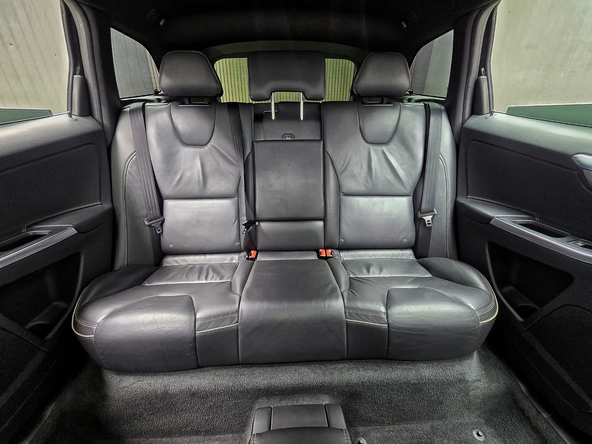 2013 Volvo XC60 T5 R-Design image-15