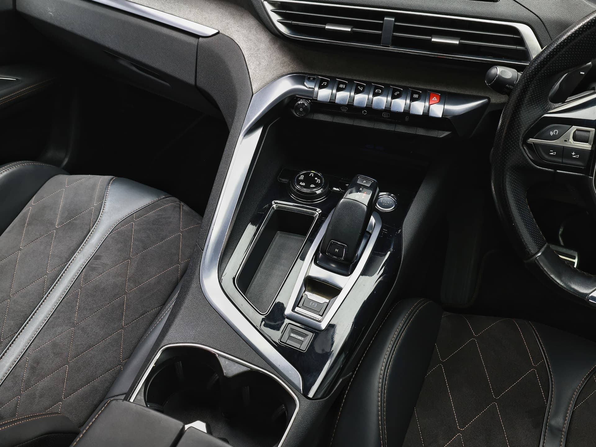 2017 Peugeot 3008 Gt Blue Dhi image-12