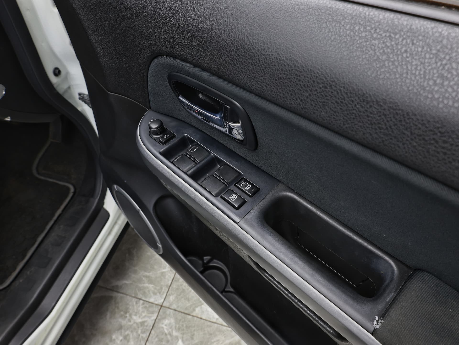 2016 Suzuki Escudo 2.4 XG image-12