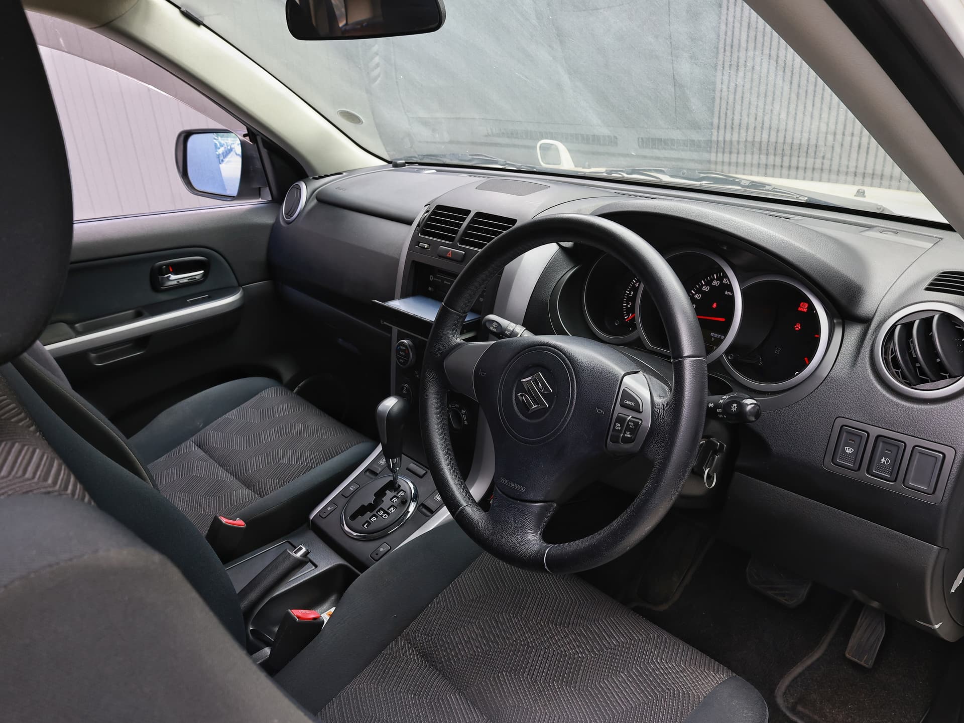 2016 Suzuki Escudo 2.4 XG image-8