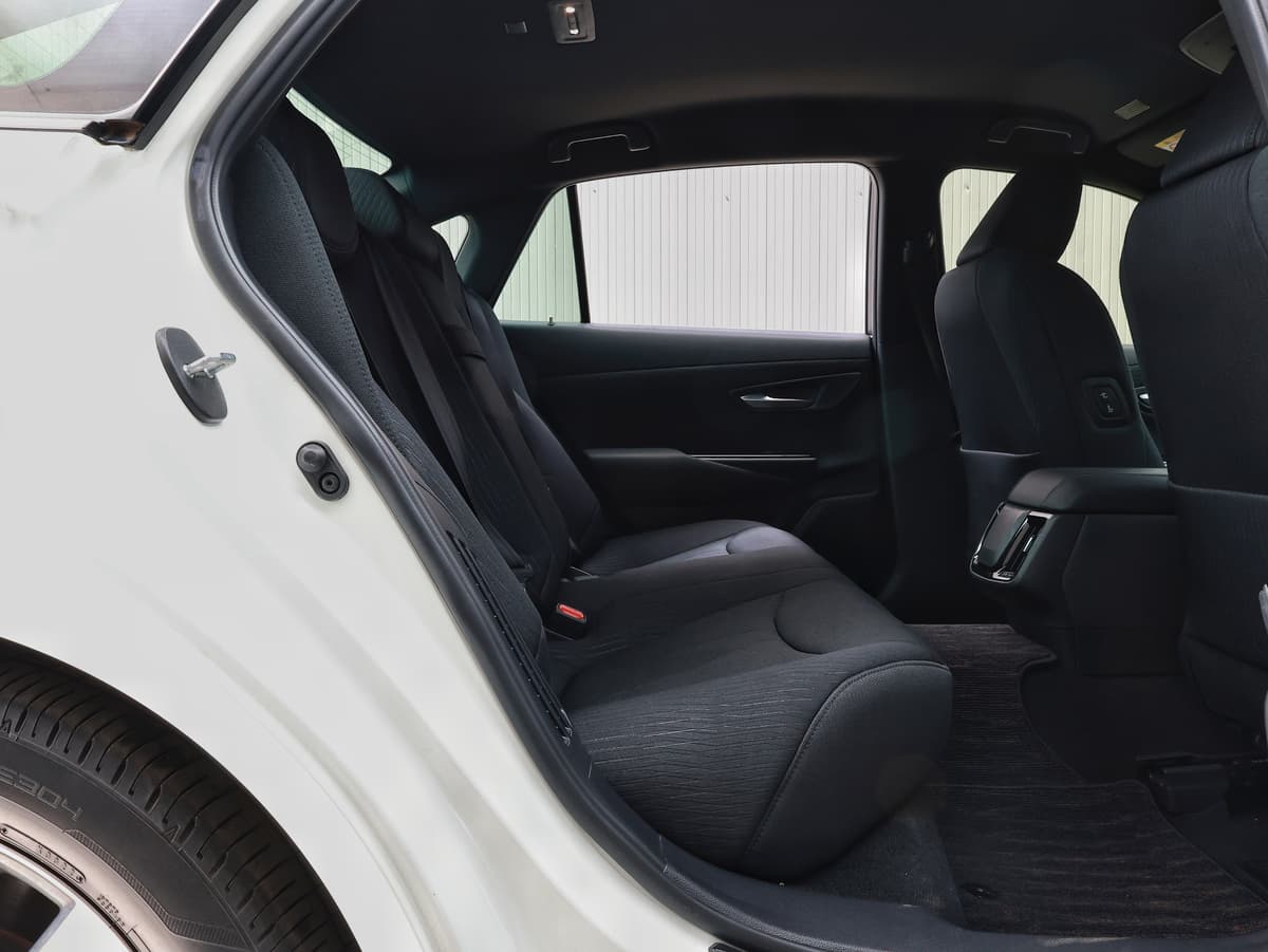 2018 Toyota Crown image-13
