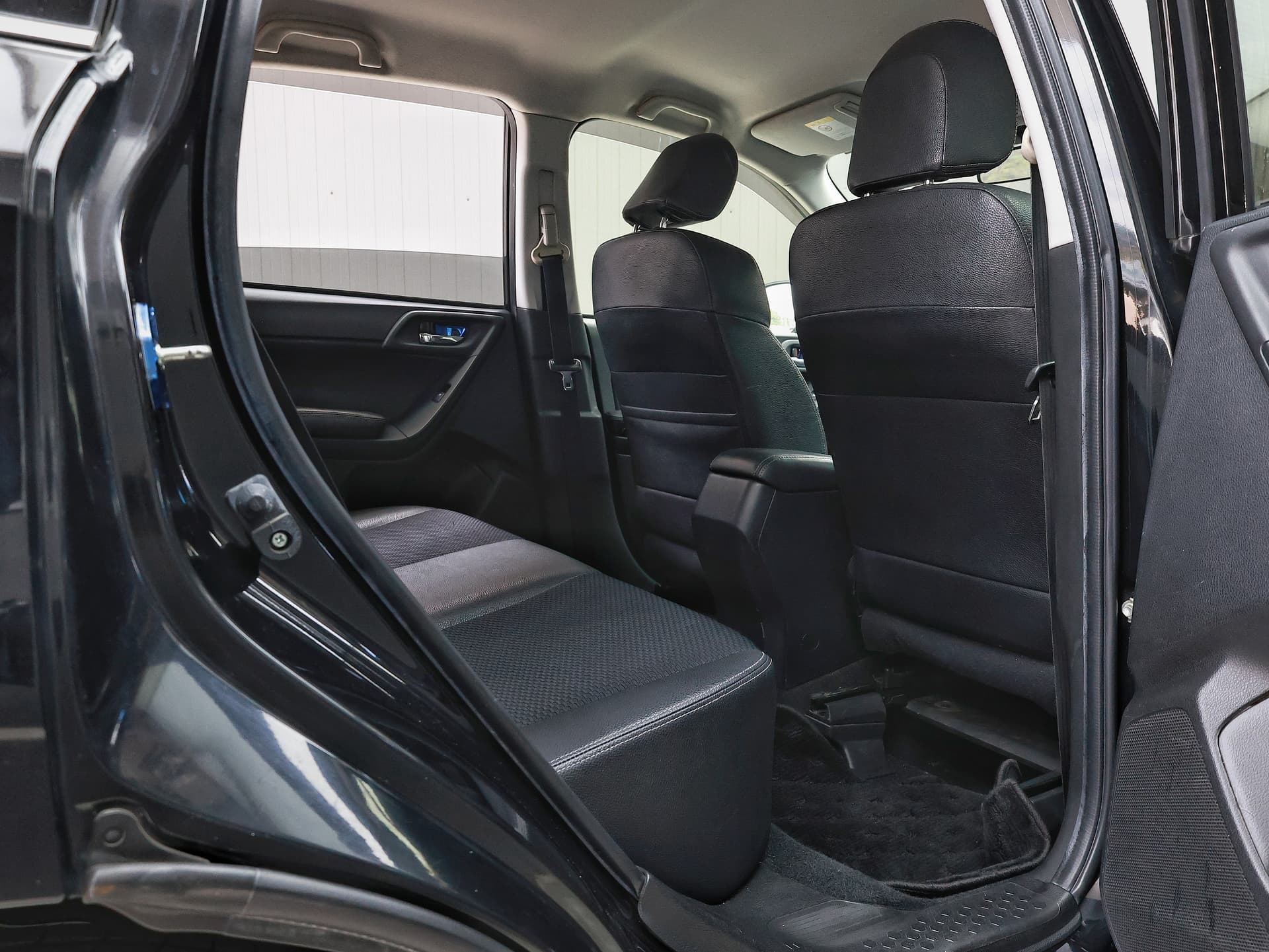 2013 Subaru Forester 2.0 XT Eye Sight image-11