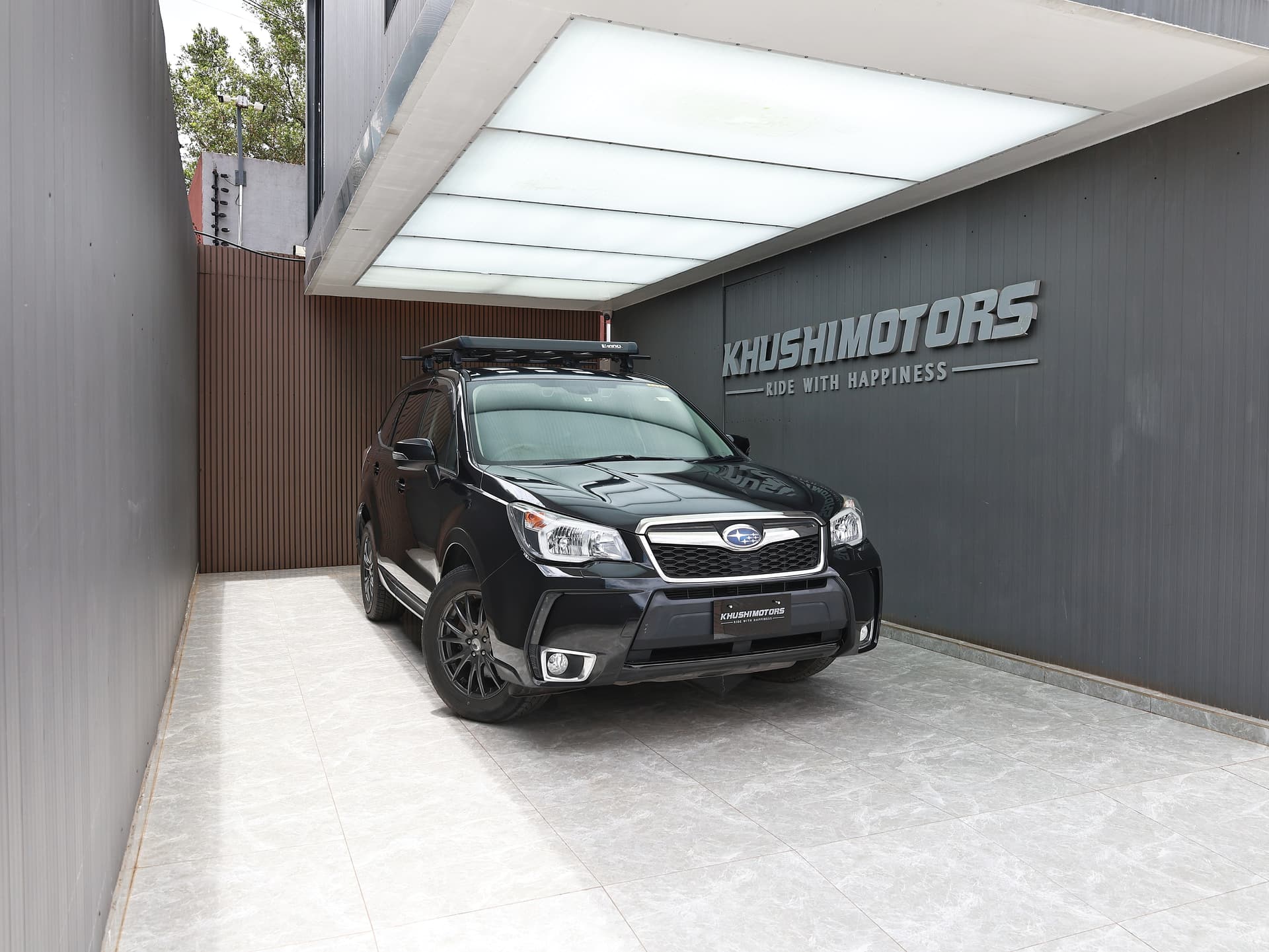 2013 Subaru Forester 2.0 XT Eye Sight image-1