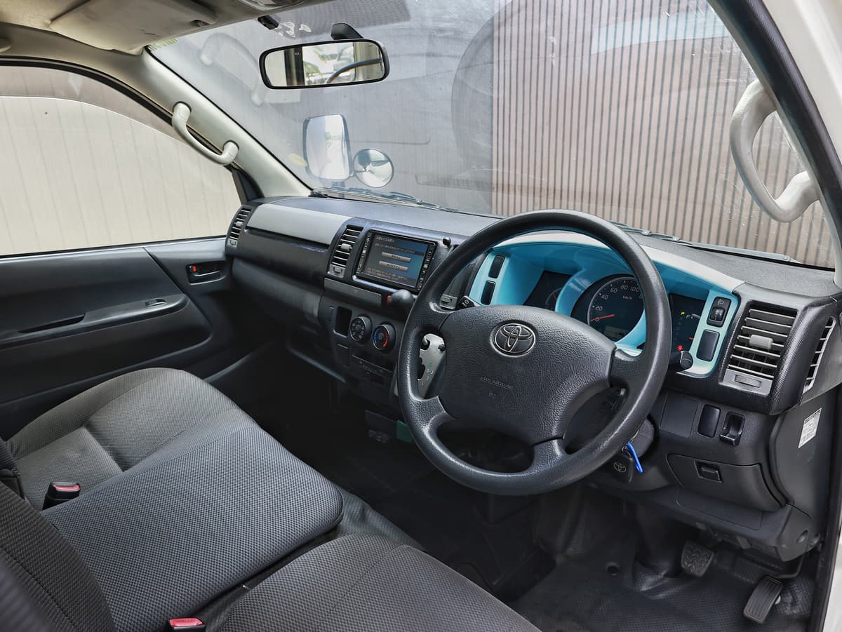 2012 Toyota Regius Van Long DX image-8