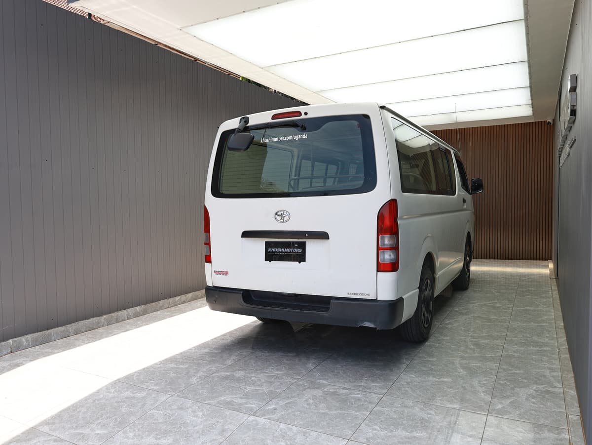 2012 Toyota Regius Van Long DX image-4