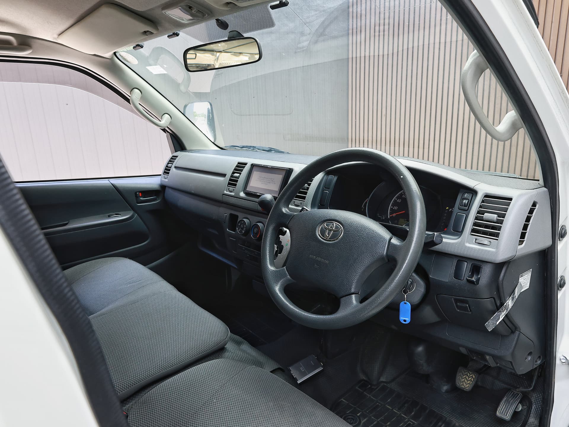 2013 Toyota Hiace Long DX image-10
