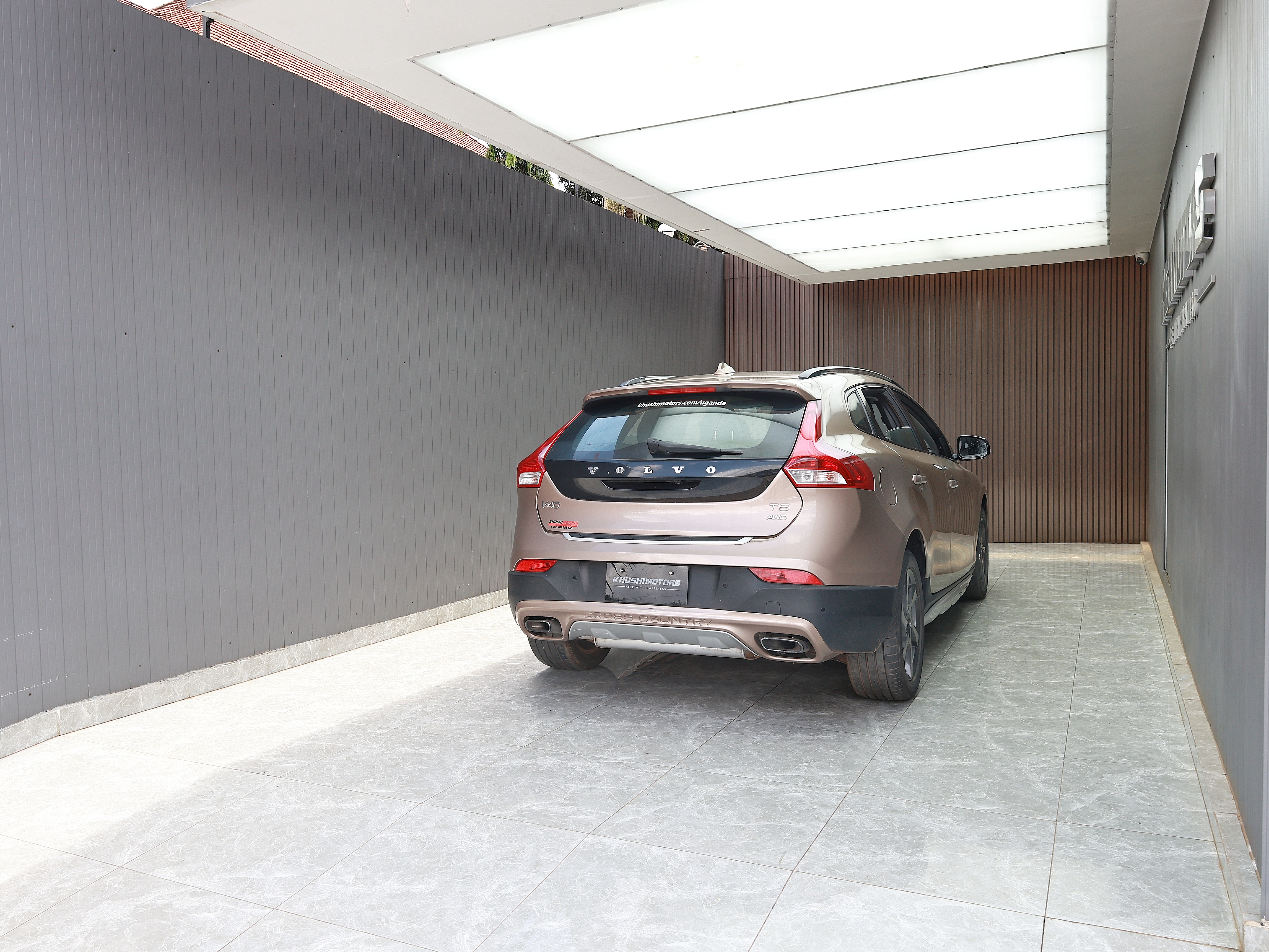 2013 Volvo V40 Cross Country T5 Awd image-4
