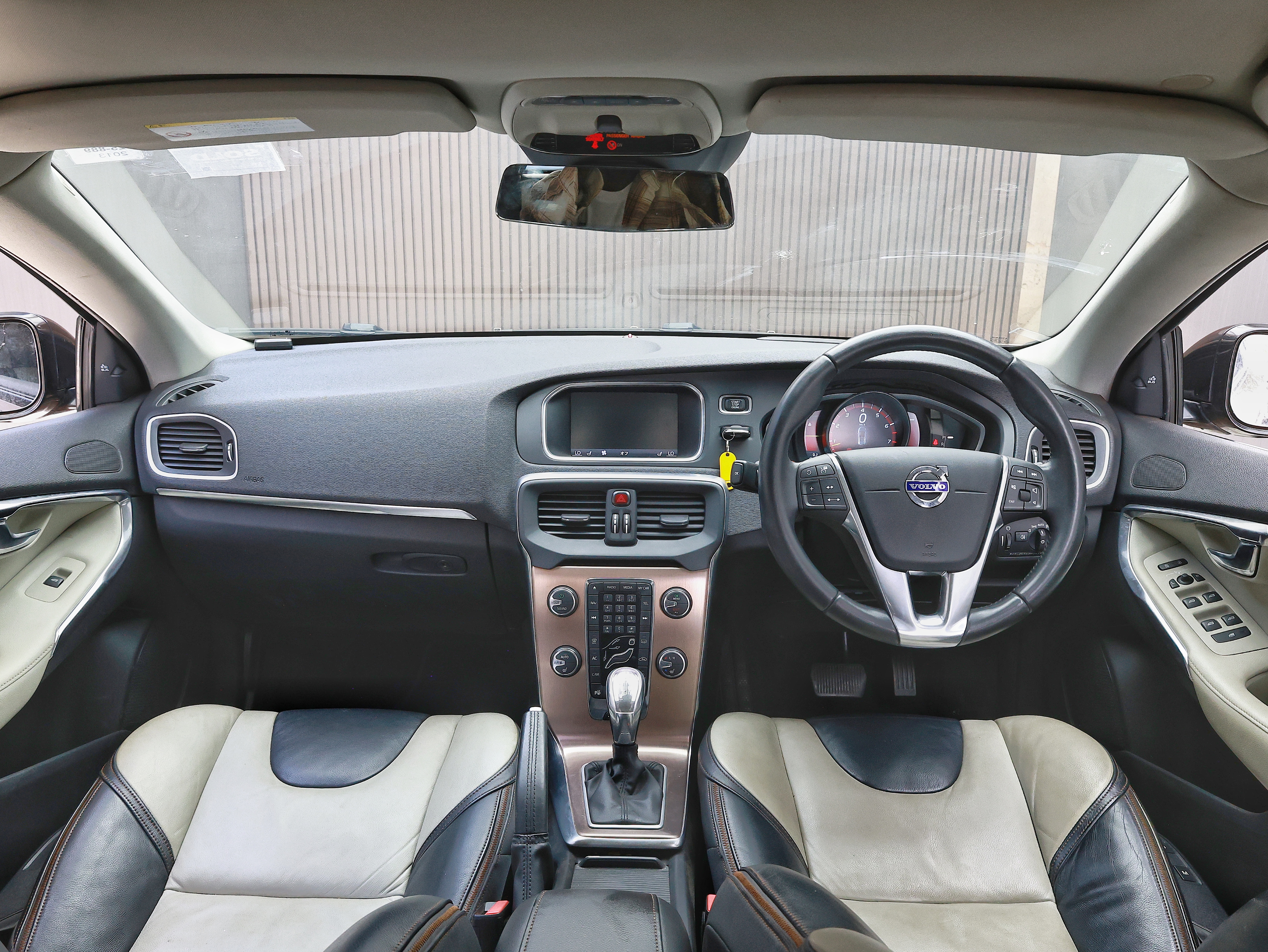 2013 Volvo V40 Cross Country T5 Awd image-9