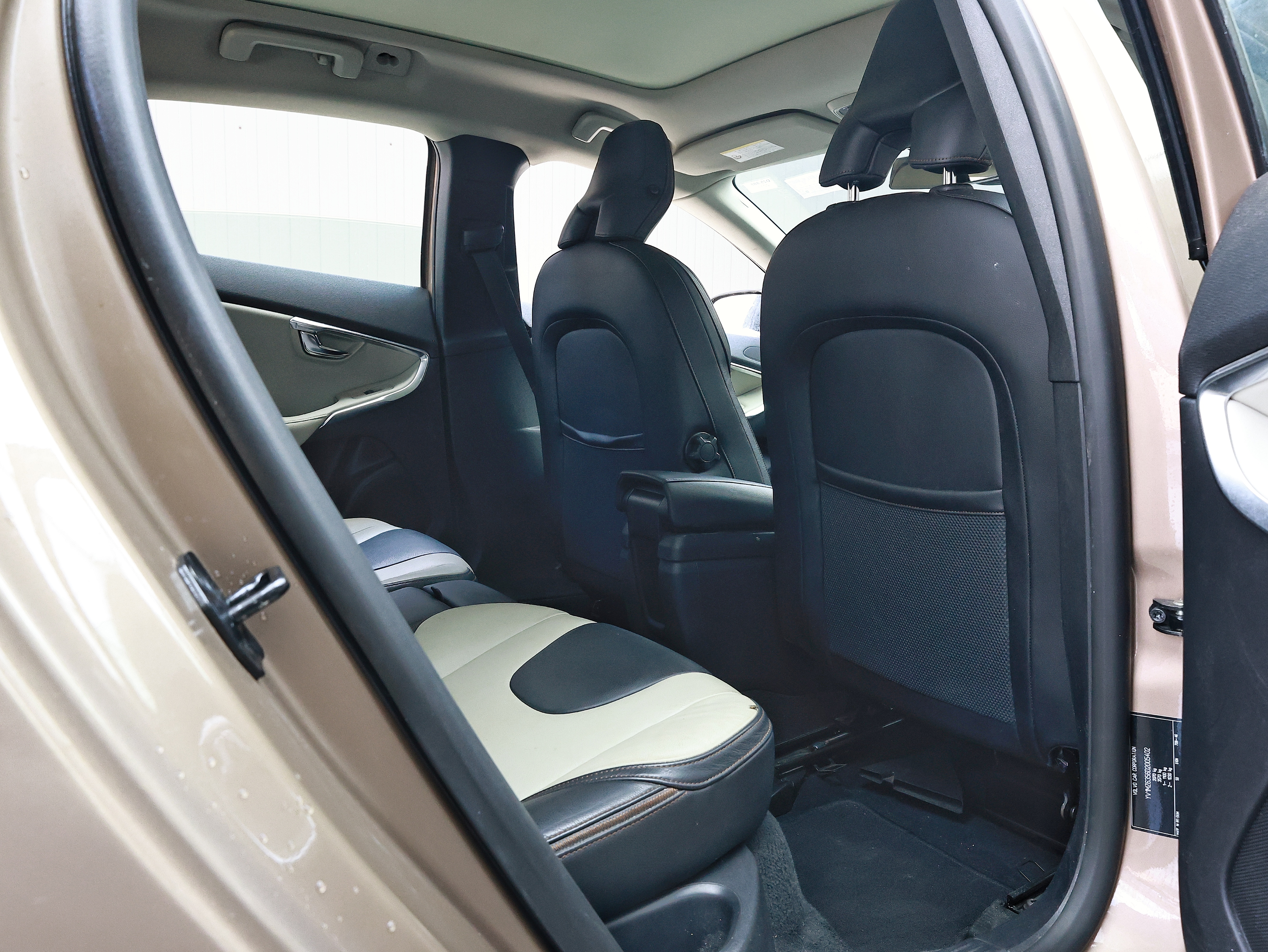 2013 Volvo V40 Cross Country T5 Awd image-10