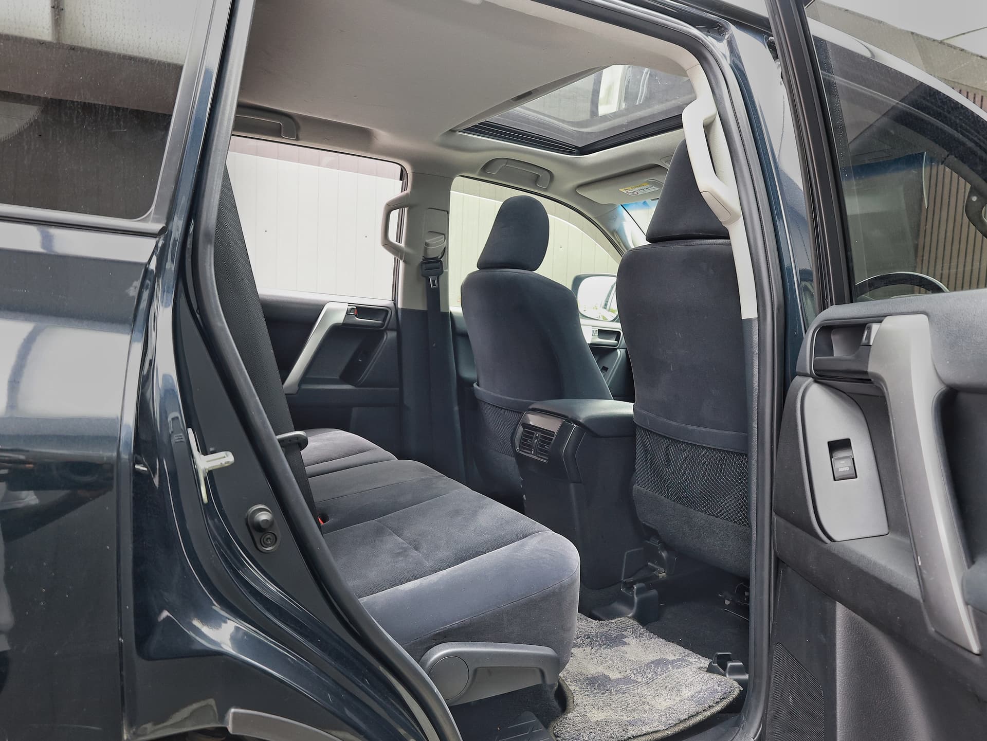 2017 Toyota Land Cruiser Prado TX image-13