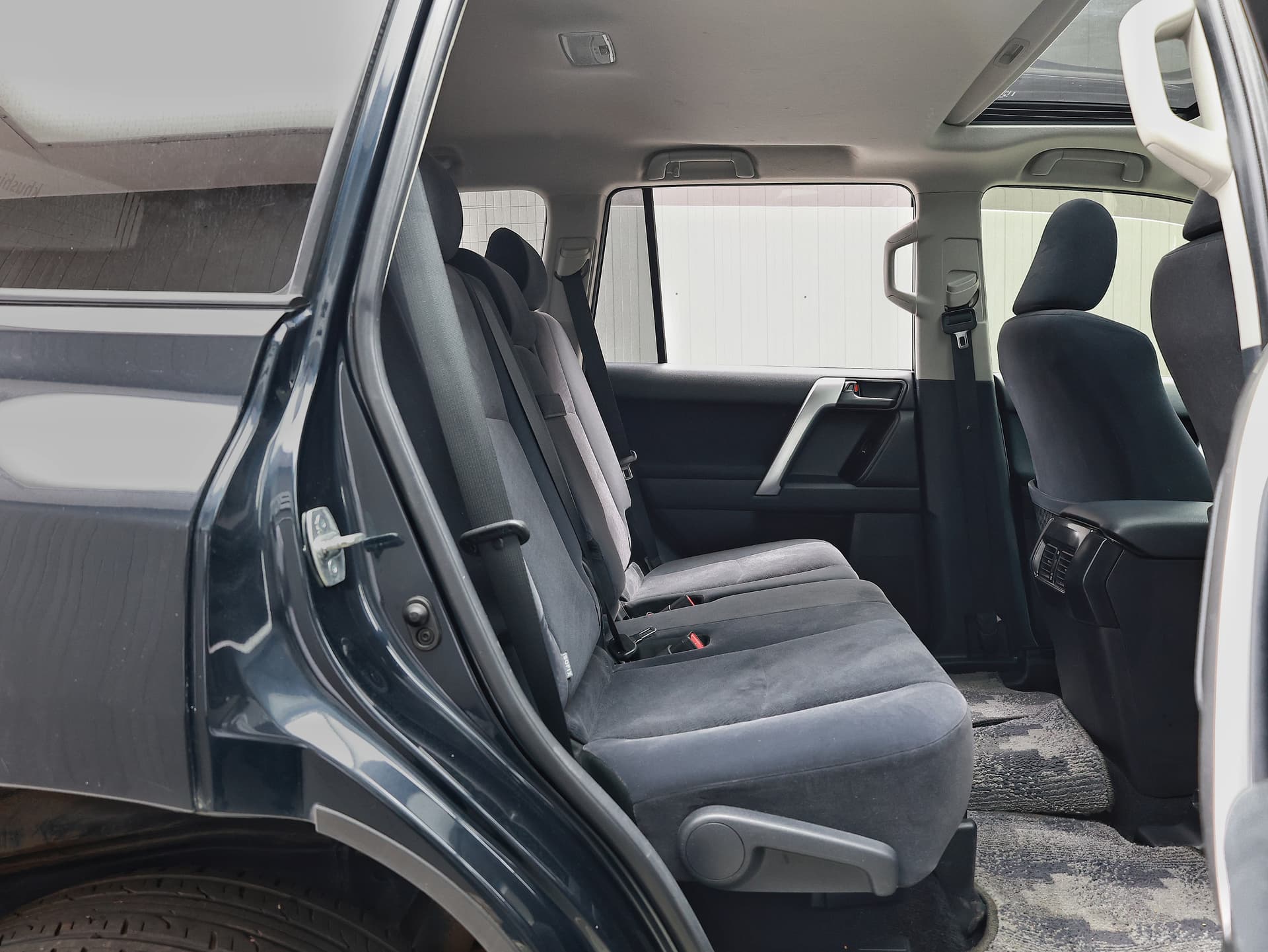 2017 Toyota Land Cruiser Prado TX image-14