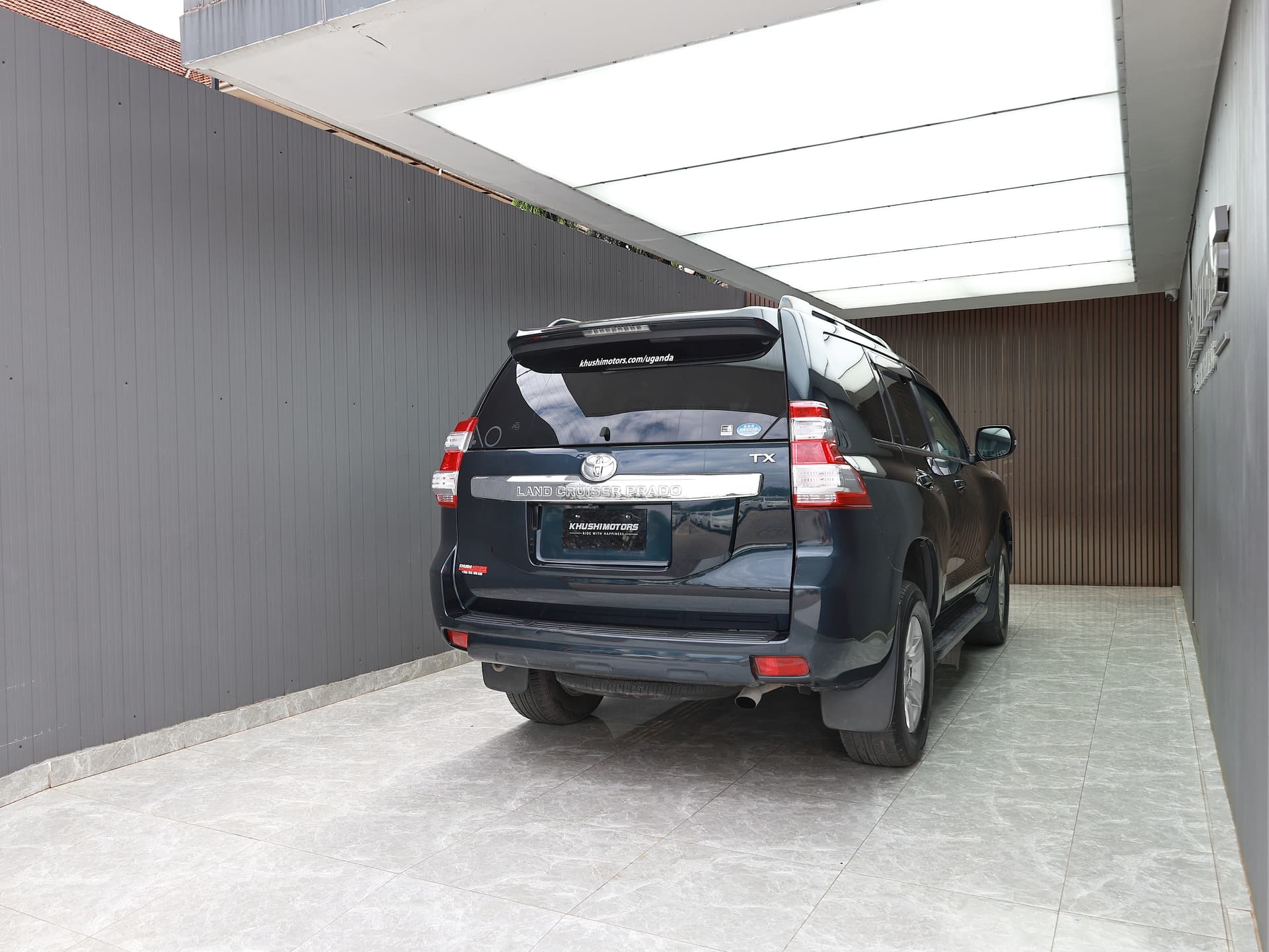 2017 Toyota Land Cruiser Prado TX image-4