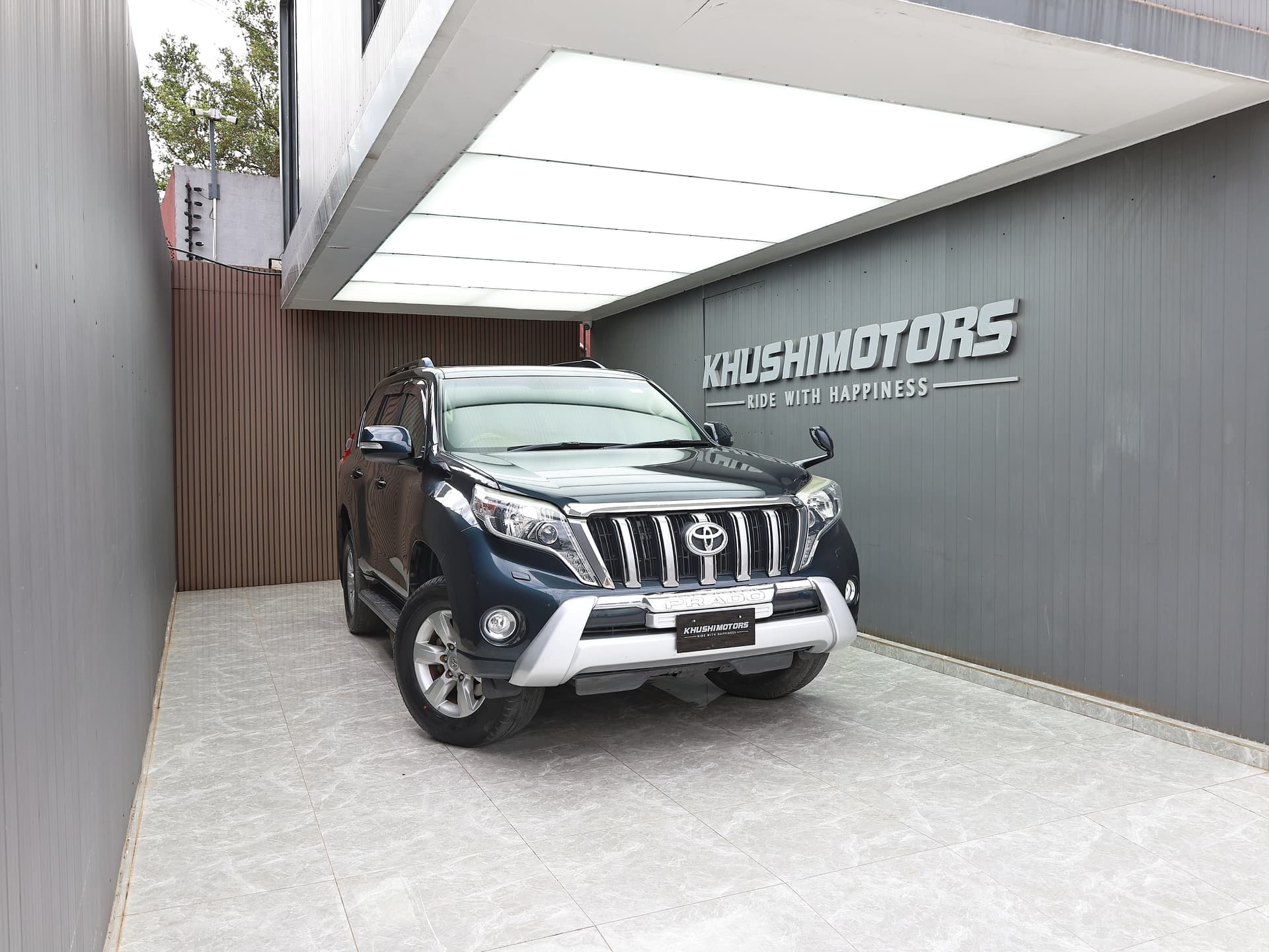 2017 Toyota Land Cruiser Prado TX image-1
