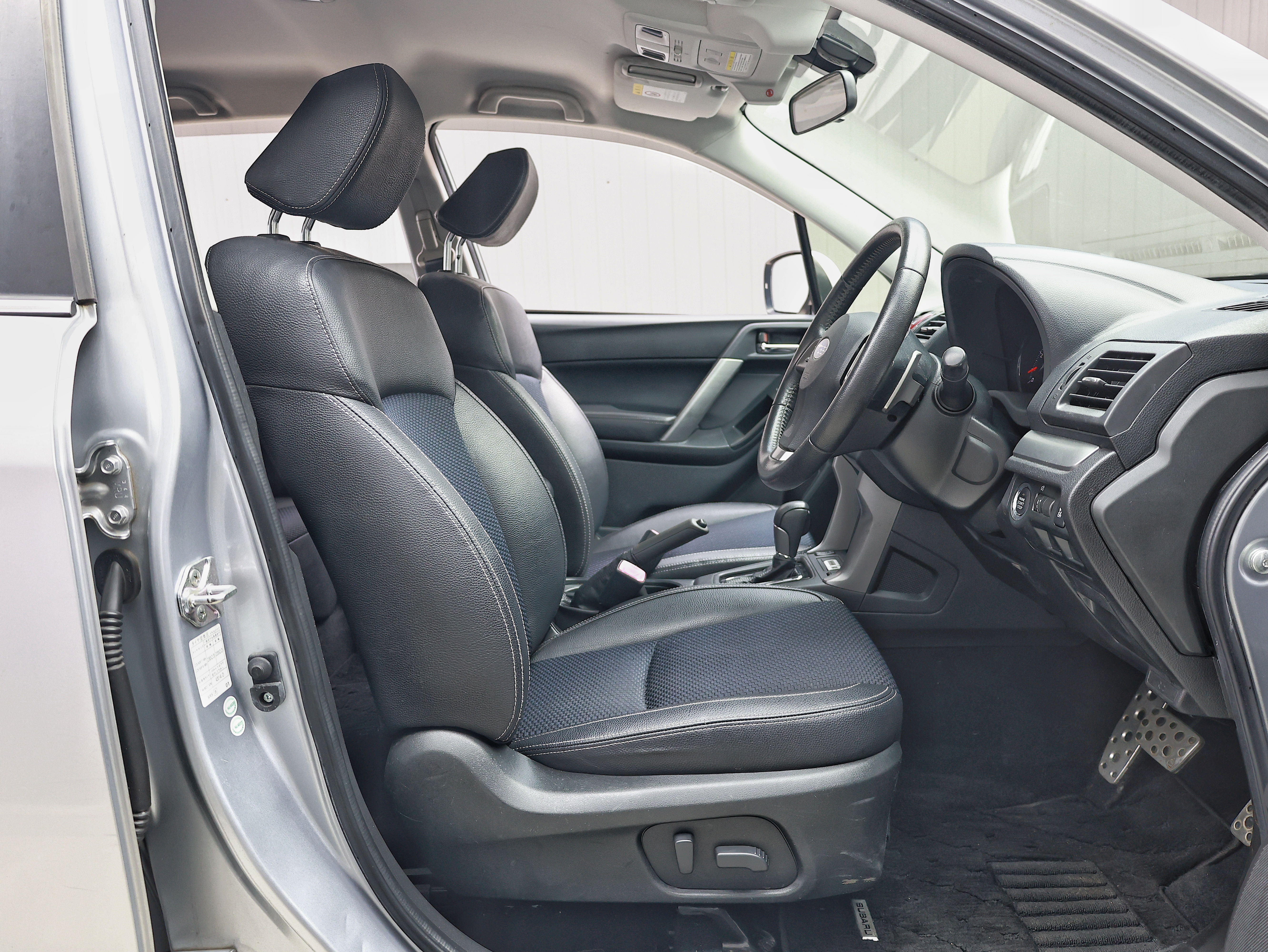 2013 Subaru Forester 2.0XT EYESIGHT image-13