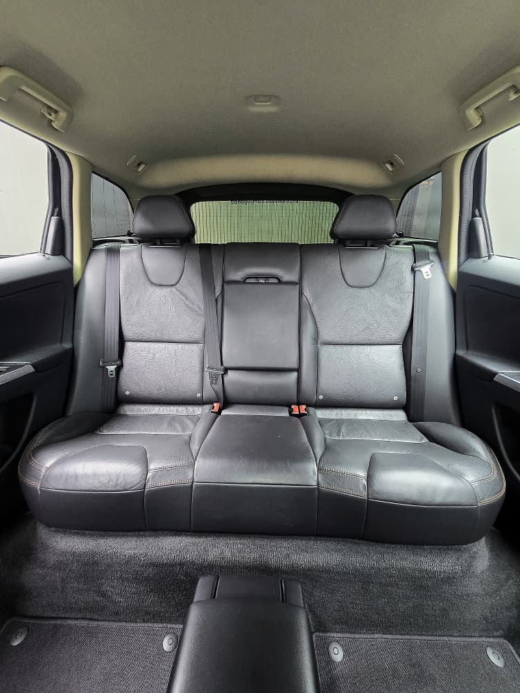 2012 Volvo XC60 T5 LE image-14