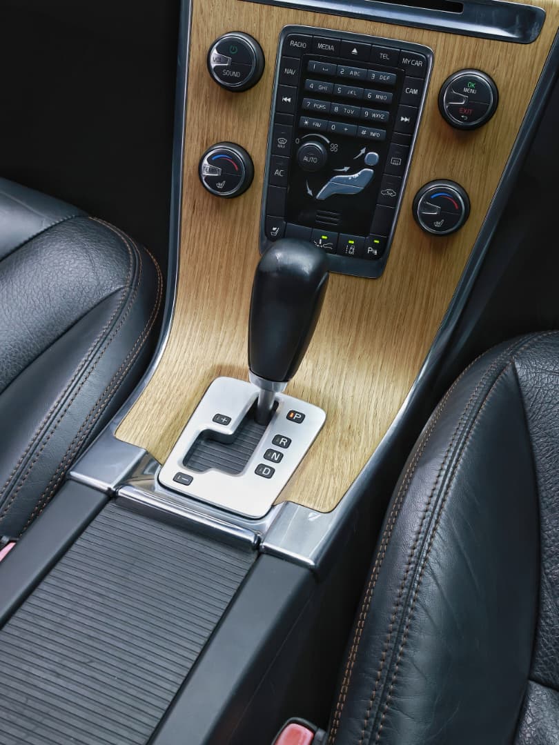 2012 Volvo XC60 T5 LE image-10