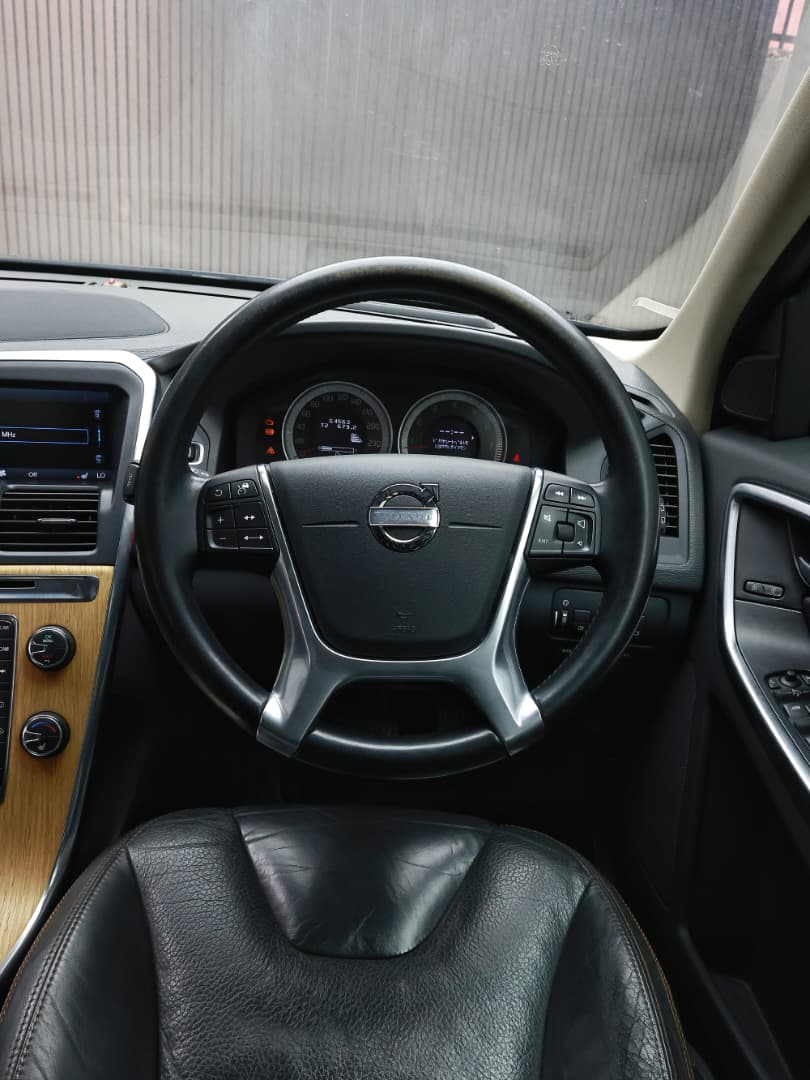 2012 Volvo XC60 T5 LE image-9