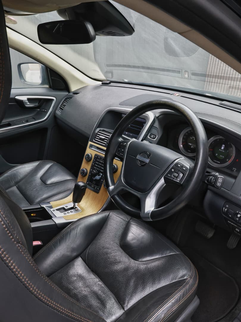 2012 Volvo XC60 T5 LE image-8