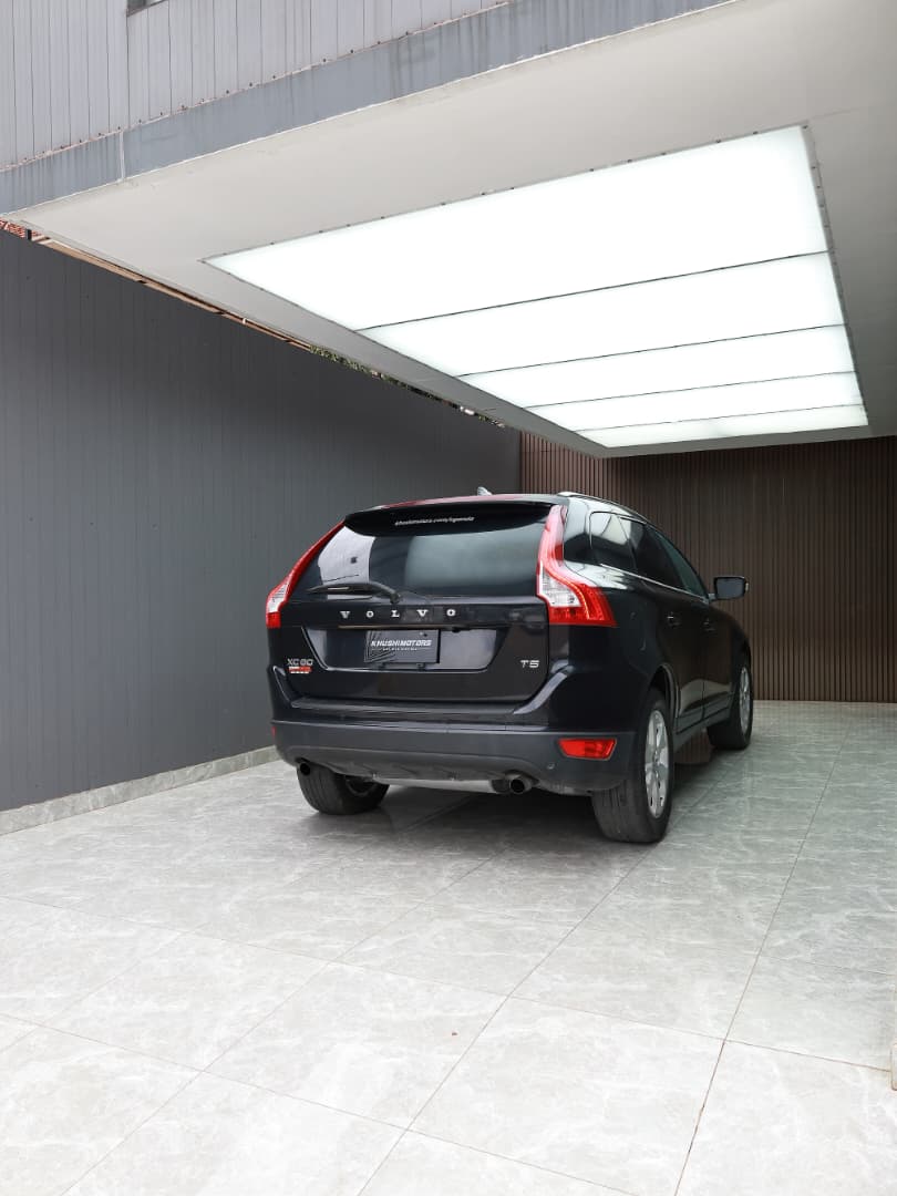 2012 Volvo XC60 T5 LE image-6
