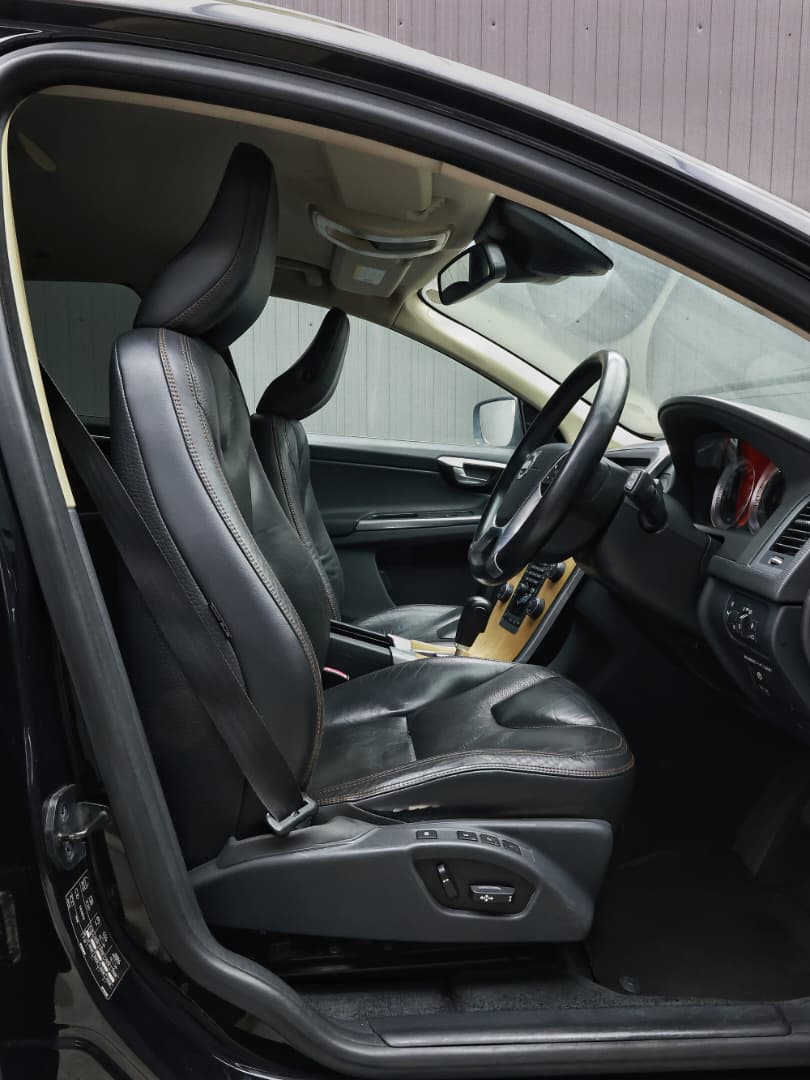 2012 Volvo XC60 T5 LE image-7