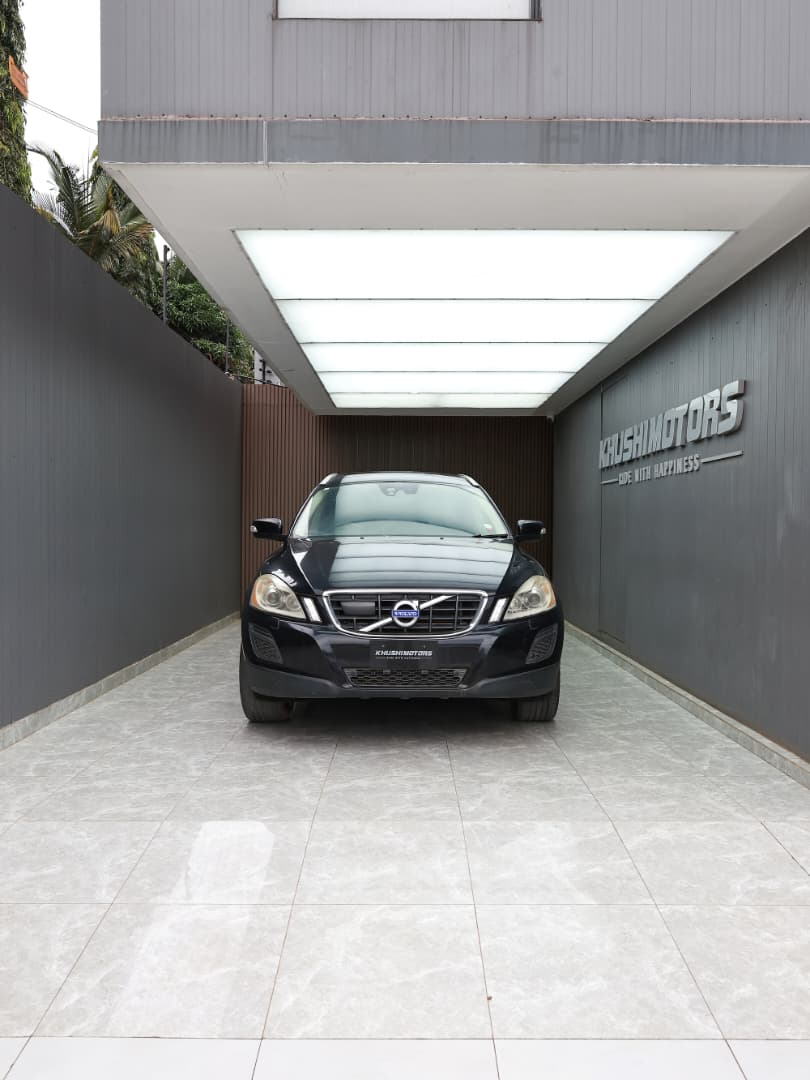 2012 Volvo XC60 T5 LE image-2