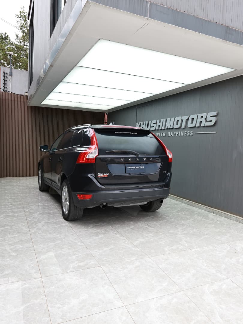 2012 Volvo XC60 T5 LE image-4