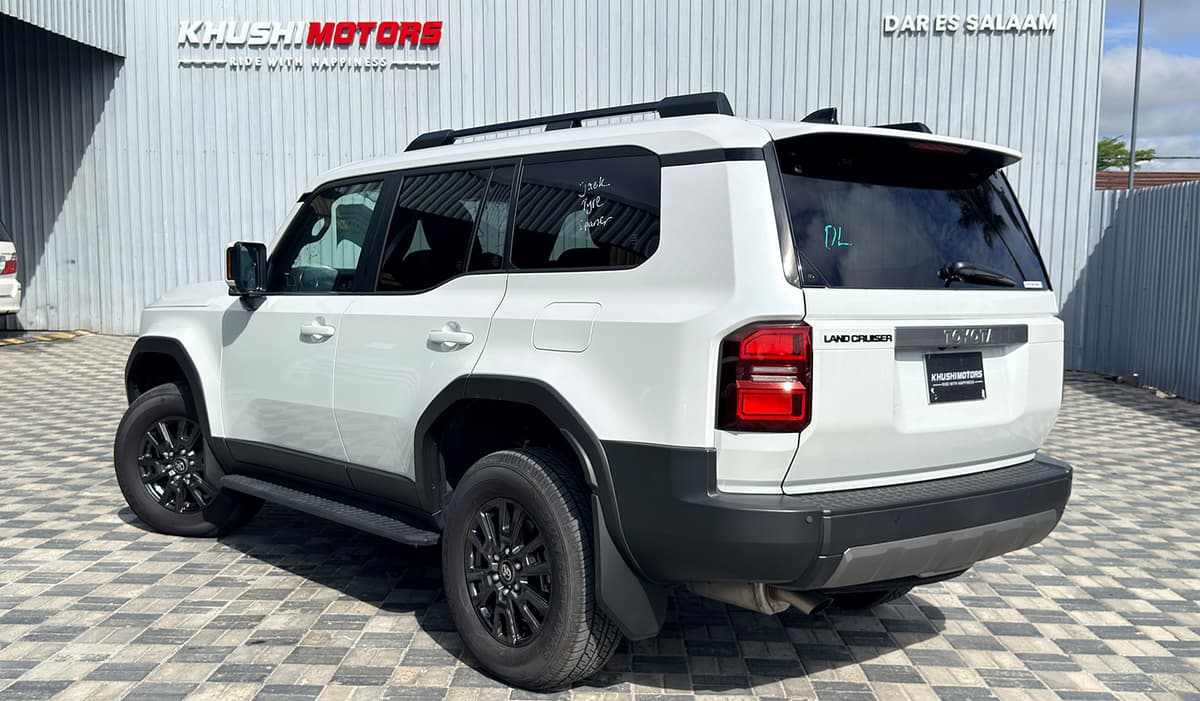 2024 Toyota Land Cruiser 250 VX image-4