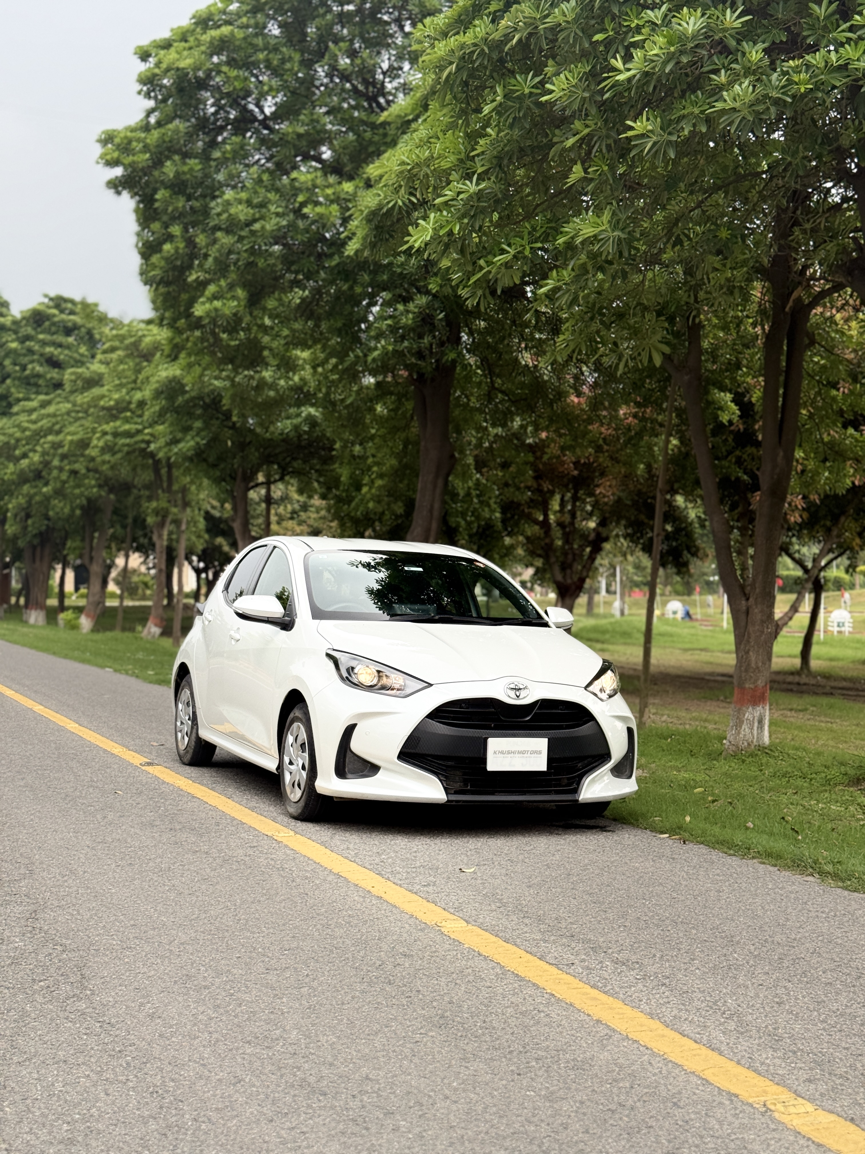 2023 Toyota Yaris G image-2