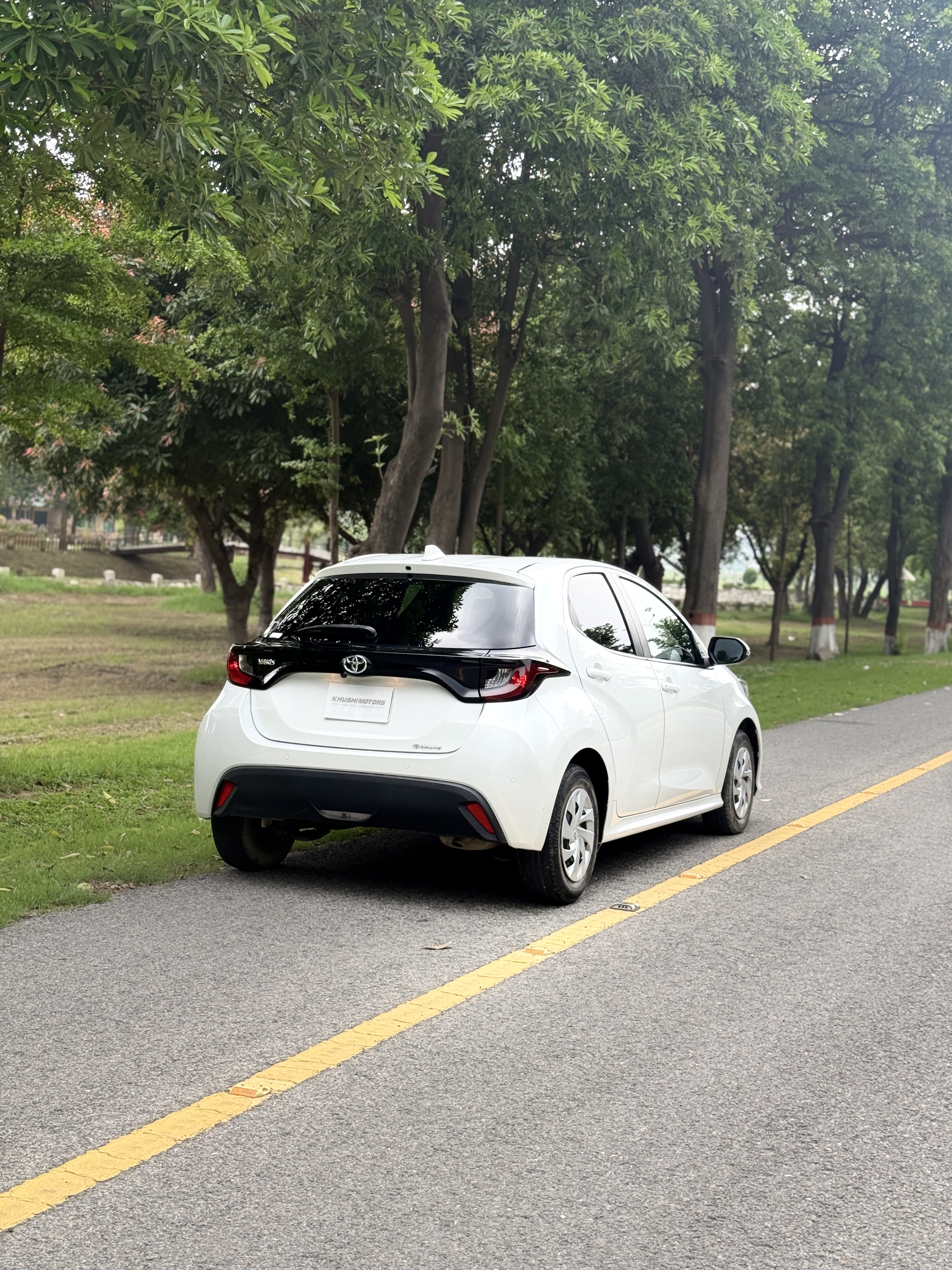 2023 Toyota Yaris G image-4