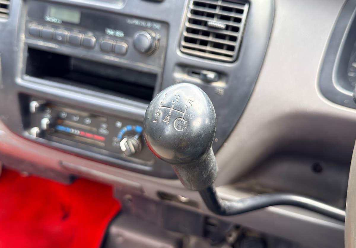 2002 Toyota Townace Truck DX image-9
