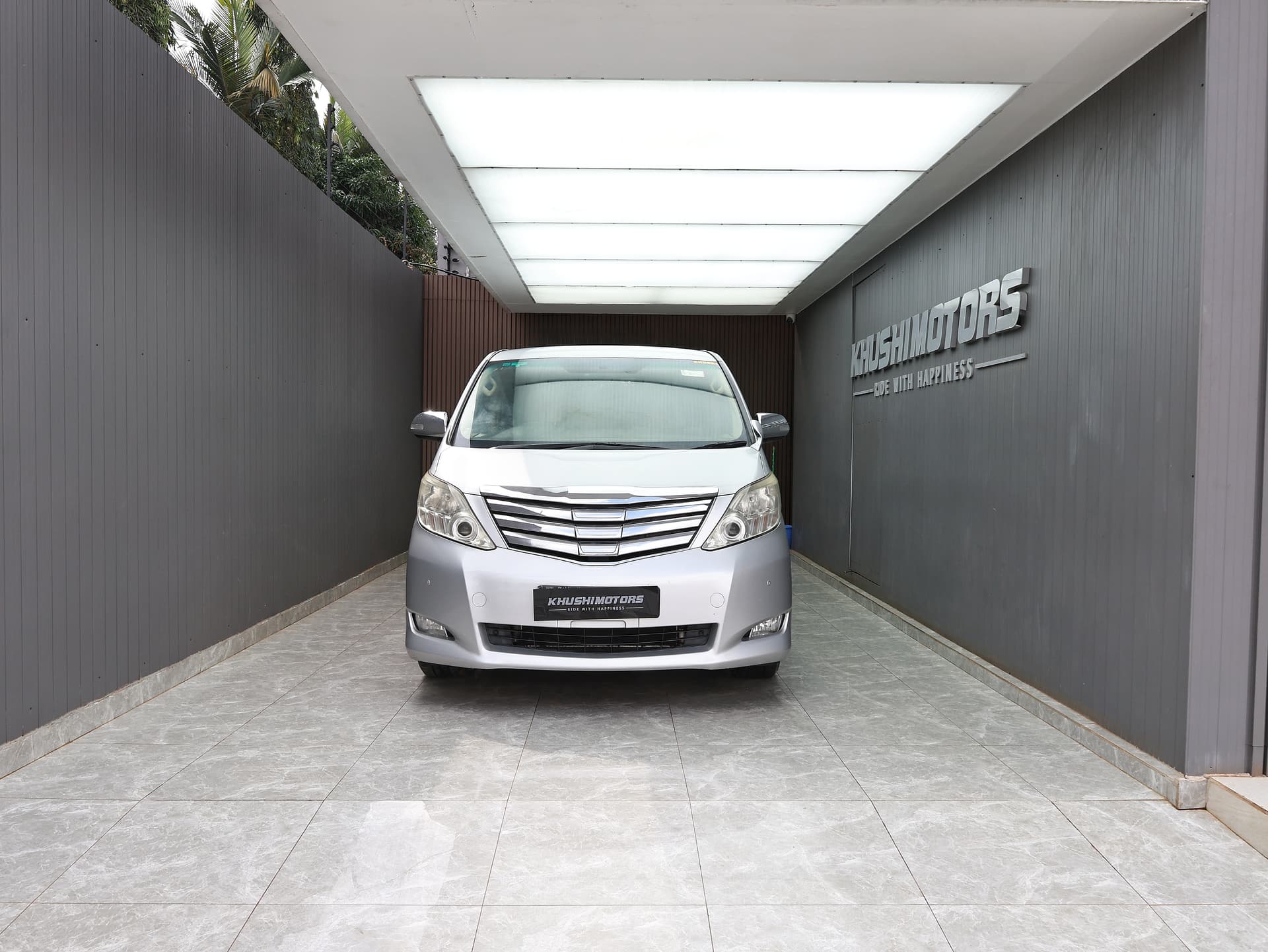 2010 Toyota Alphard 240X image-2