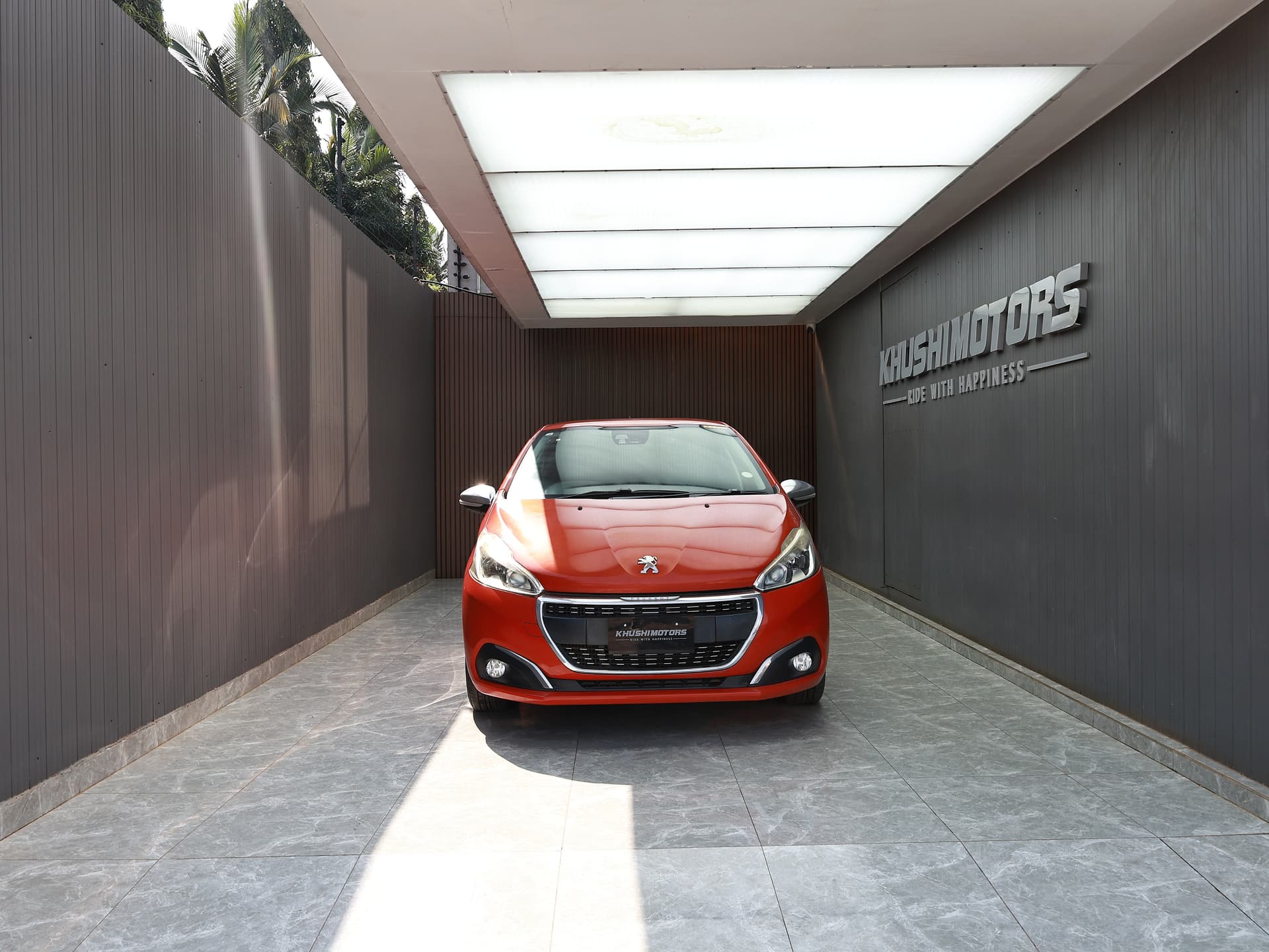 2016 Peugeot 208 Allure image-2