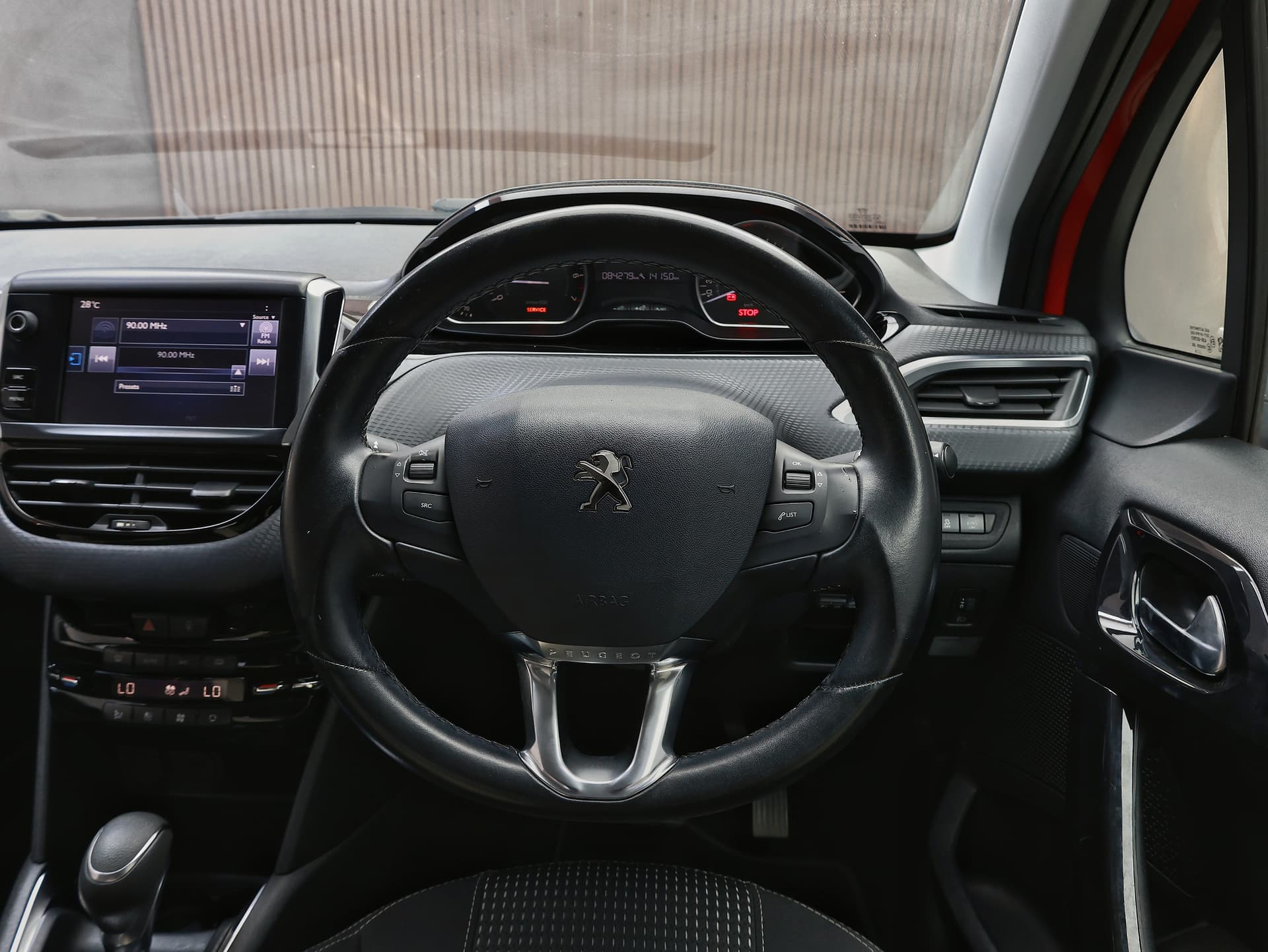 2016 Peugeot 208 Allure image-8