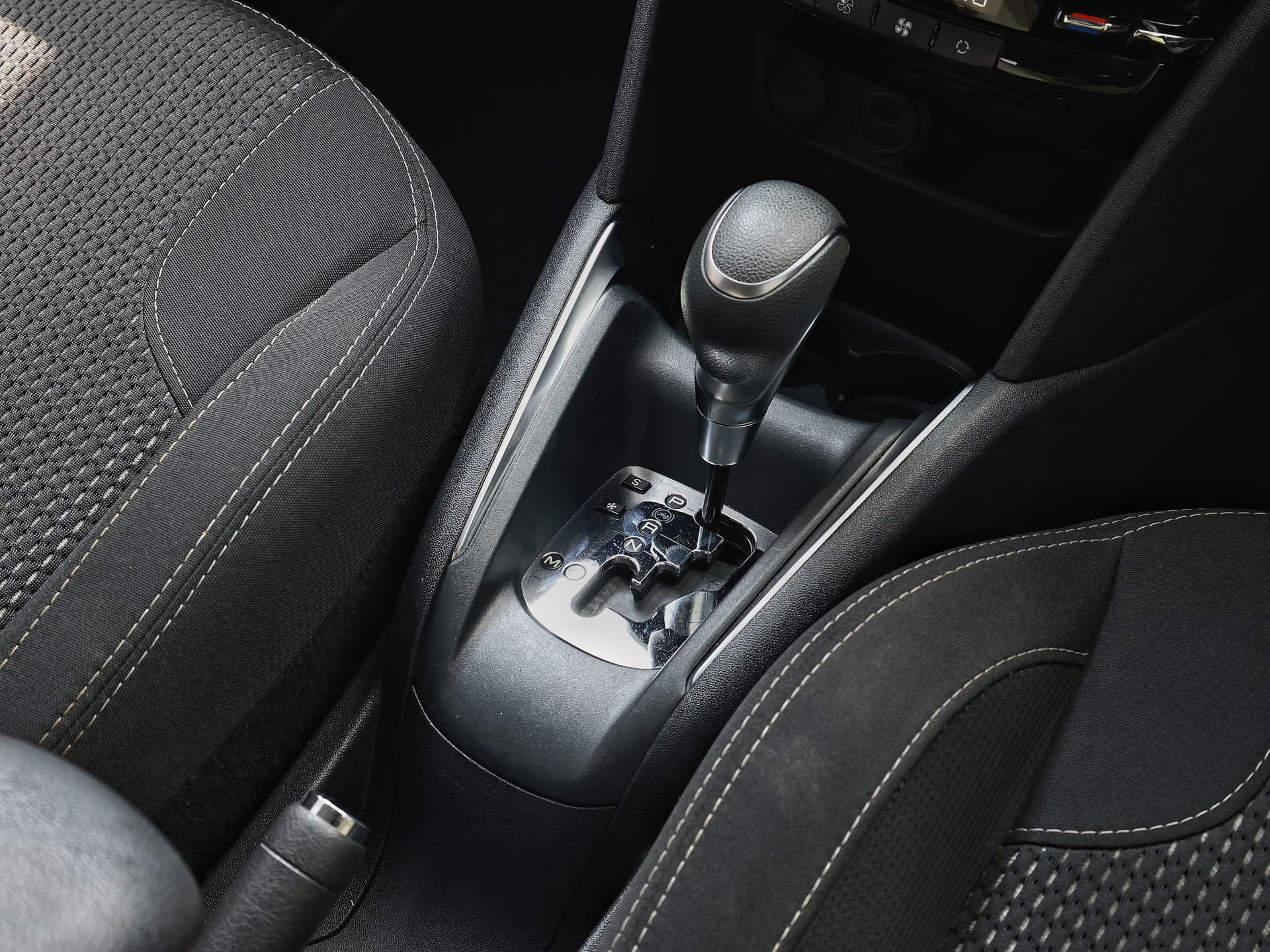 2016 Peugeot 208 Allure image-9