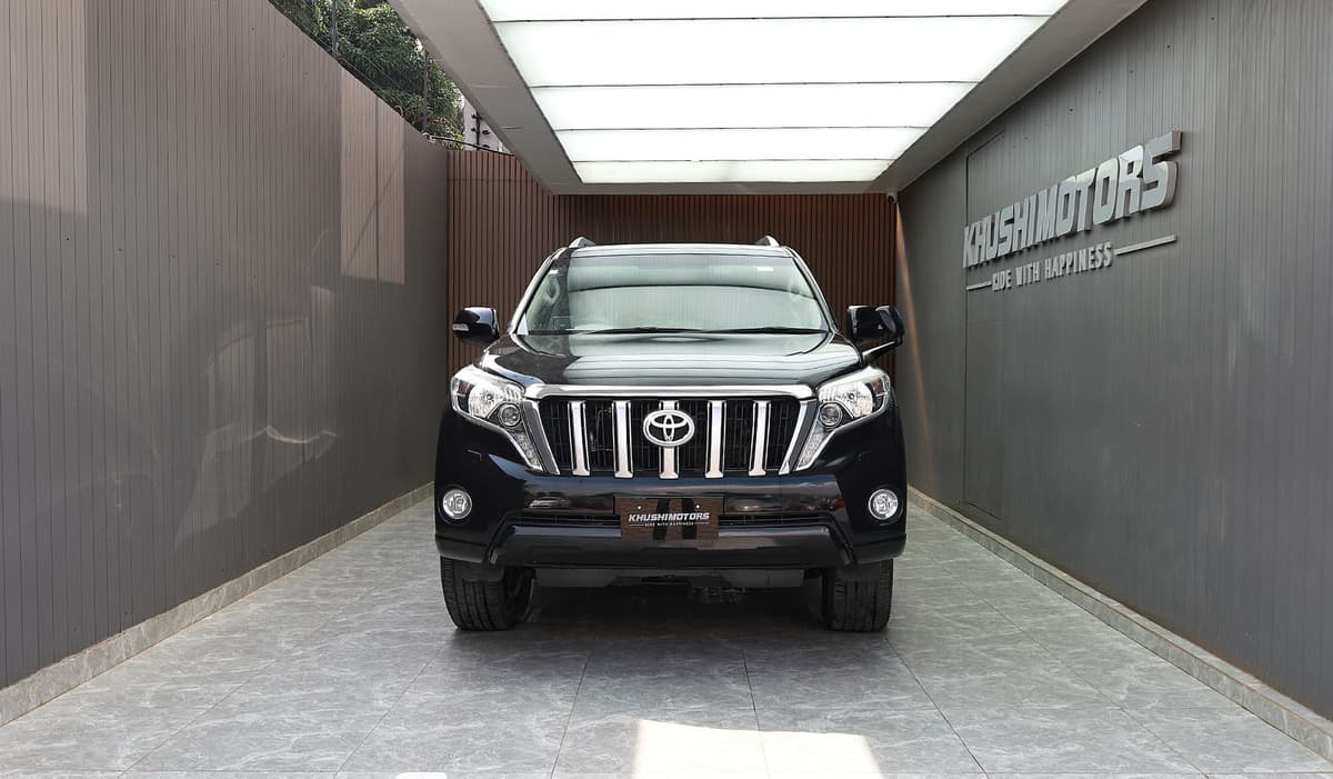 2017 Toyota Land Cruiser Prado TX image-2