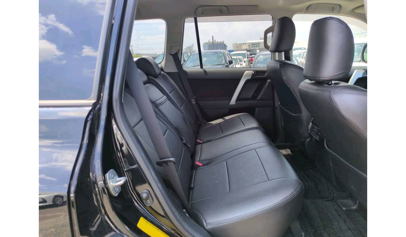 2017 Toyota Land Cruiser Prado TX 4WD image-9